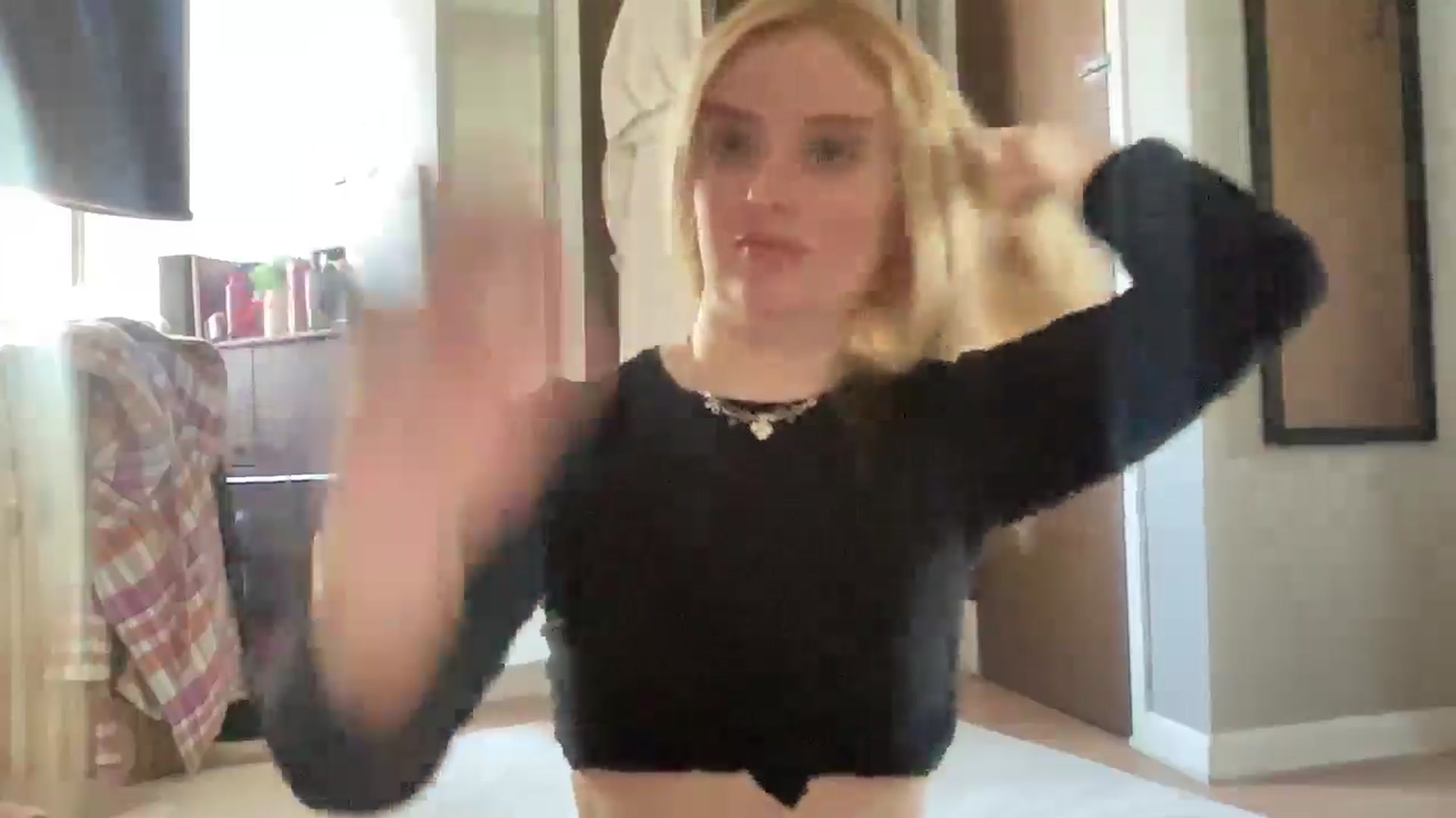 Gallery image thumbnail from GirlNxtDo0r's myfreecams stream on, 03/11/2025, 16:58 image 4 of 20