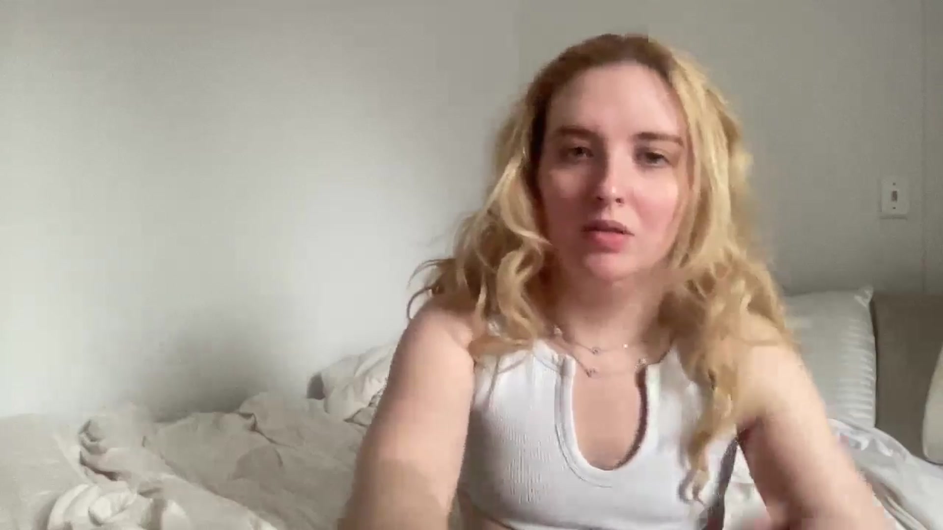 Gallery image thumbnail from GirlNxtDo0r's myfreecams stream on, 03/24/2025, 17:39 image 16 of 20