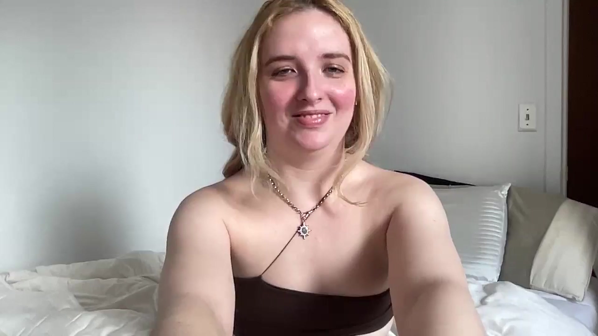 Gallery image thumbnail from GirlNxtDo0r's myfreecams stream on, 03/29/2025, 18:13 image 10 of 20