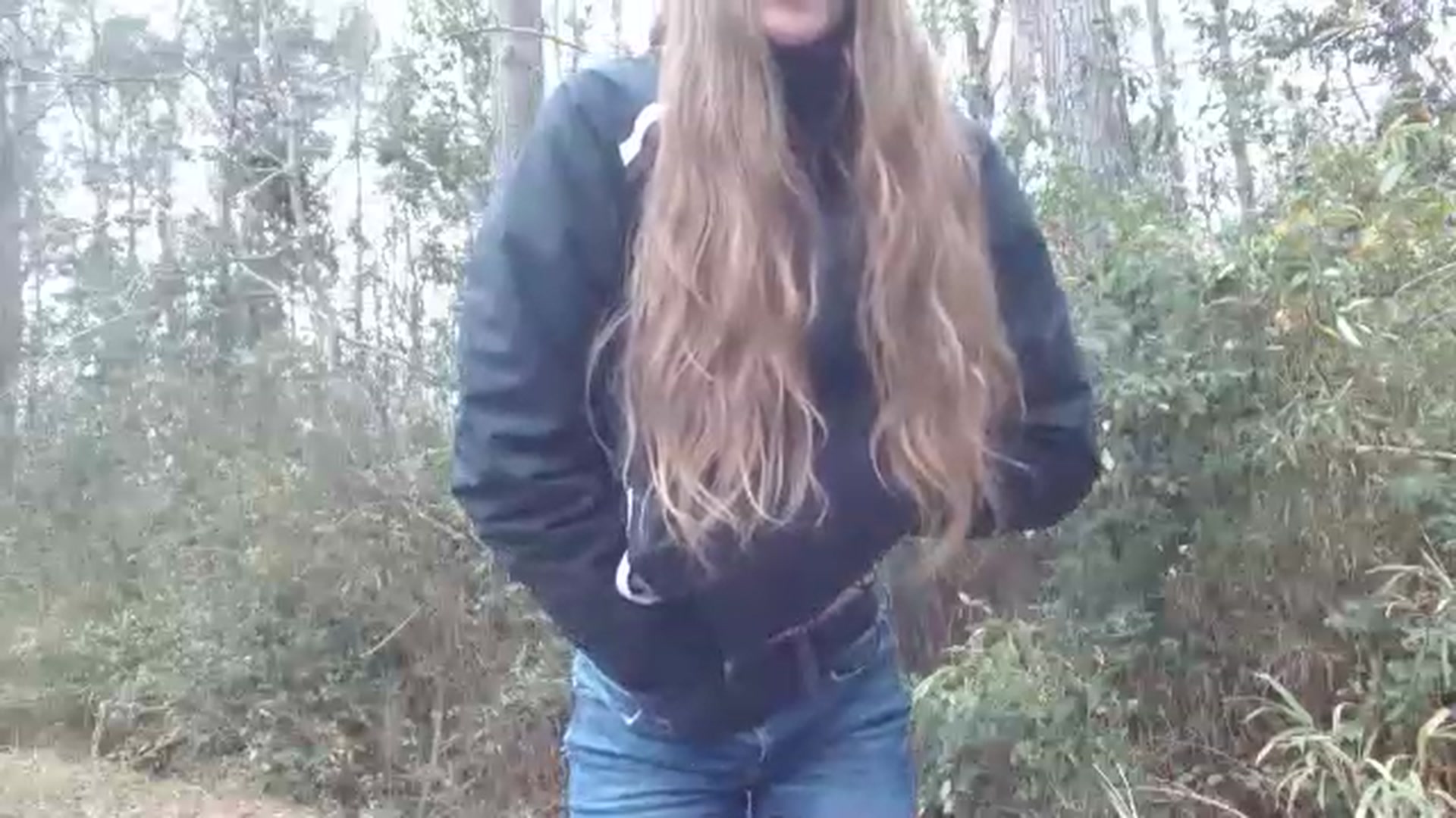 Gallery image thumbnail from GirlOffGrid's myfreecams stream on, 12/20/2022, 20:47 image 6 of 20