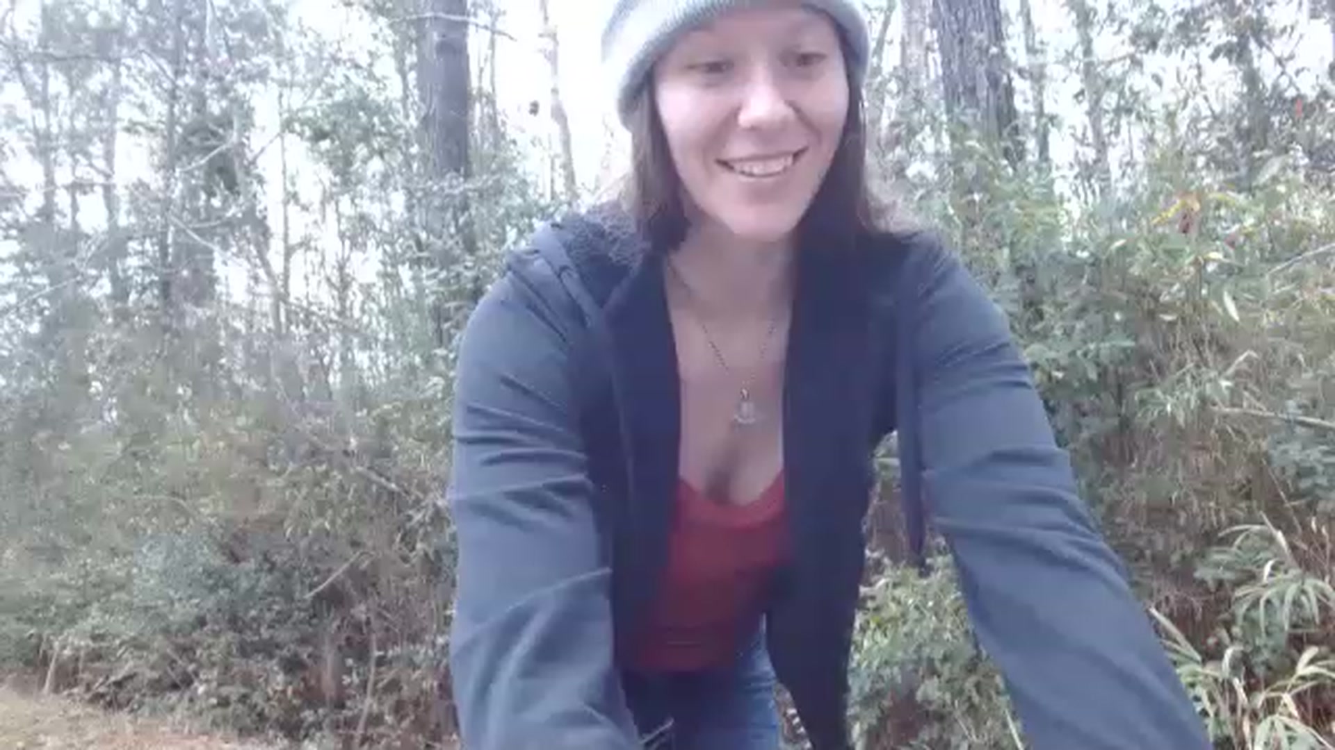 Gallery image thumbnail from GirlOffGrid's myfreecams stream on, 12/22/2022, 21:07 image 18 of 20