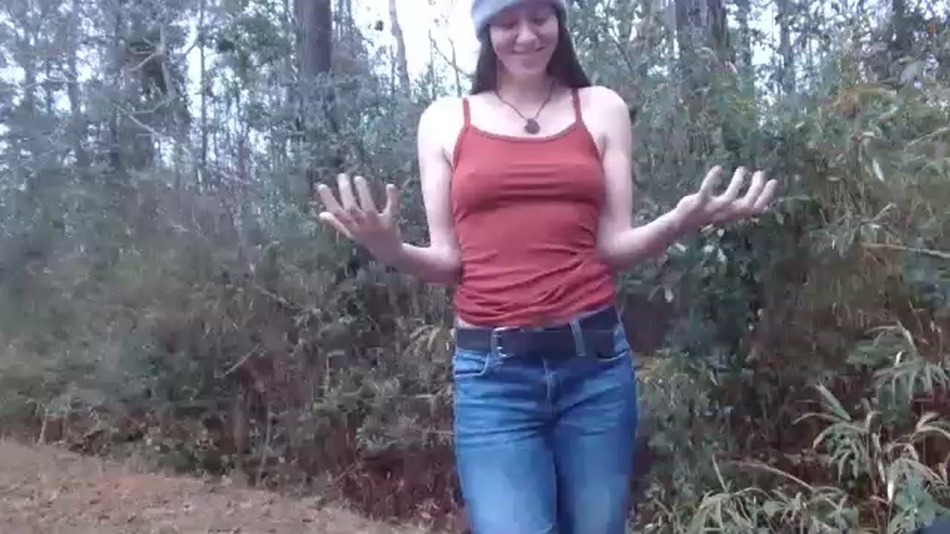 Gallery image thumbnail from GirlOffGrid's myfreecams stream on, 12/22/2022, 21:07 image 2 of 20