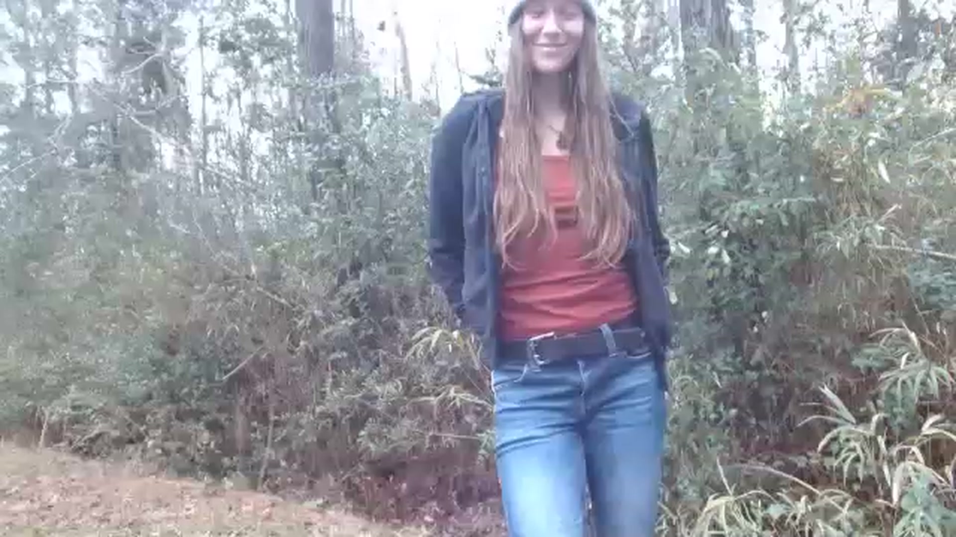 Gallery image thumbnail from GirlOffGrid's myfreecams stream on, 12/22/2022, 21:07 image 4 of 20