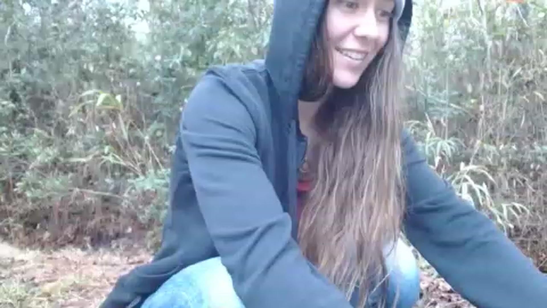 Gallery image thumbnail from GirlOffGrid's myfreecams stream on, 12/22/2022, 22:10 image 18 of 20