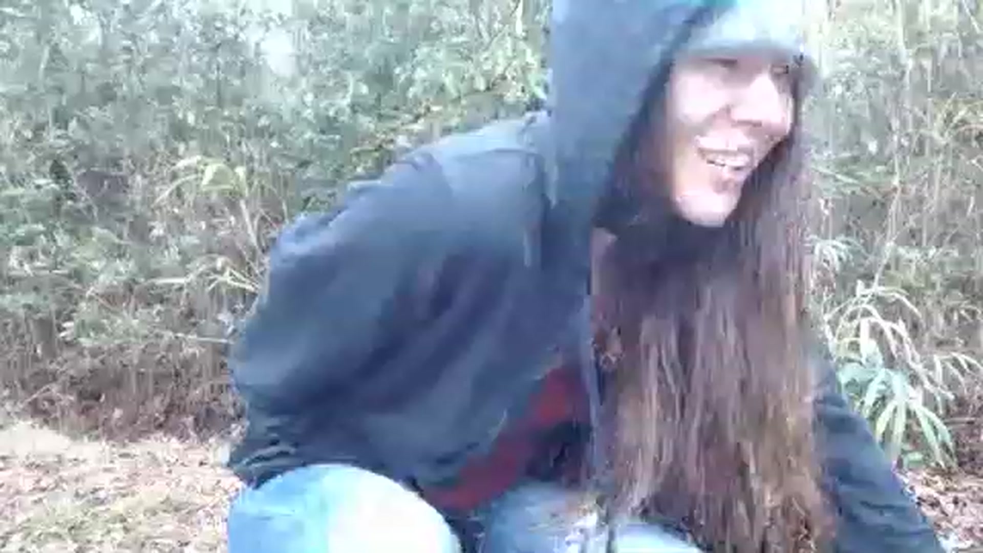 Gallery image thumbnail from GirlOffGrid's myfreecams stream on, 12/22/2022, 22:10 image 17 of 20