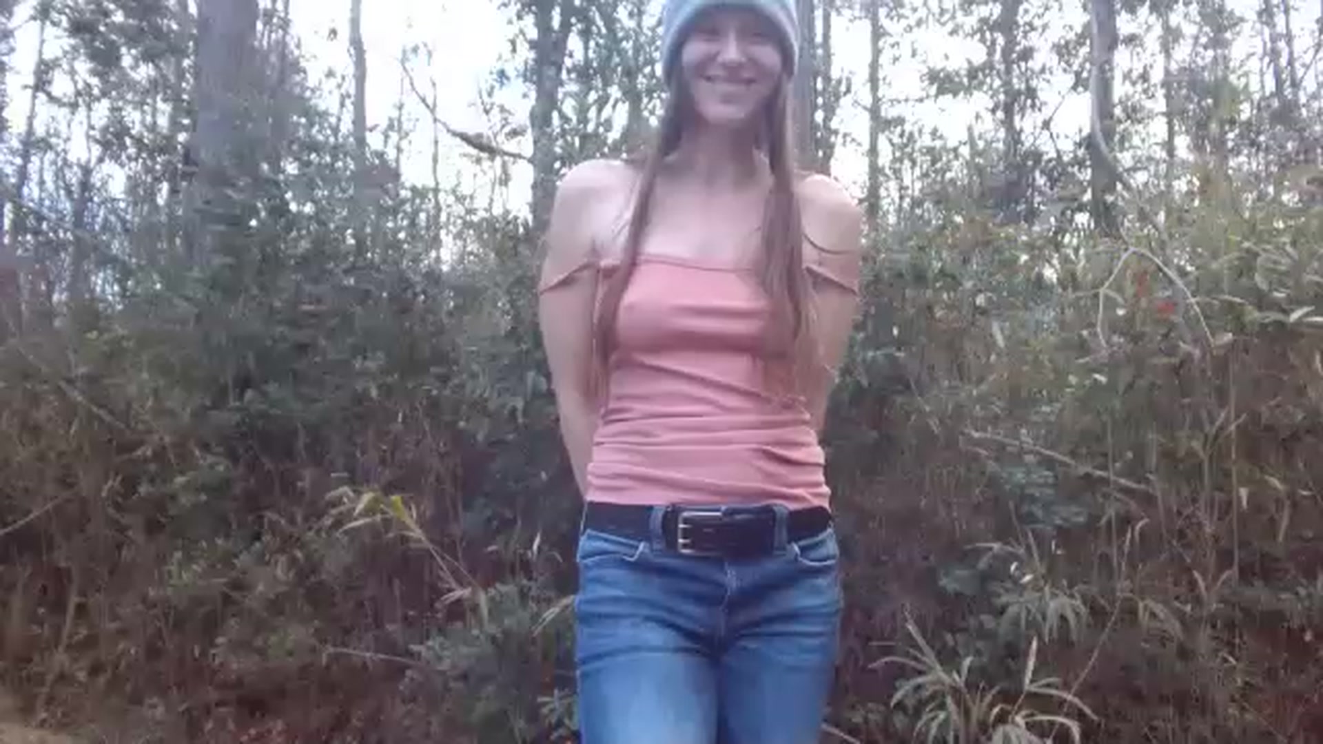 Gallery image thumbnail from GirlOffGrid's myfreecams stream on, 12/30/2022, 20:12 image 12 of 20