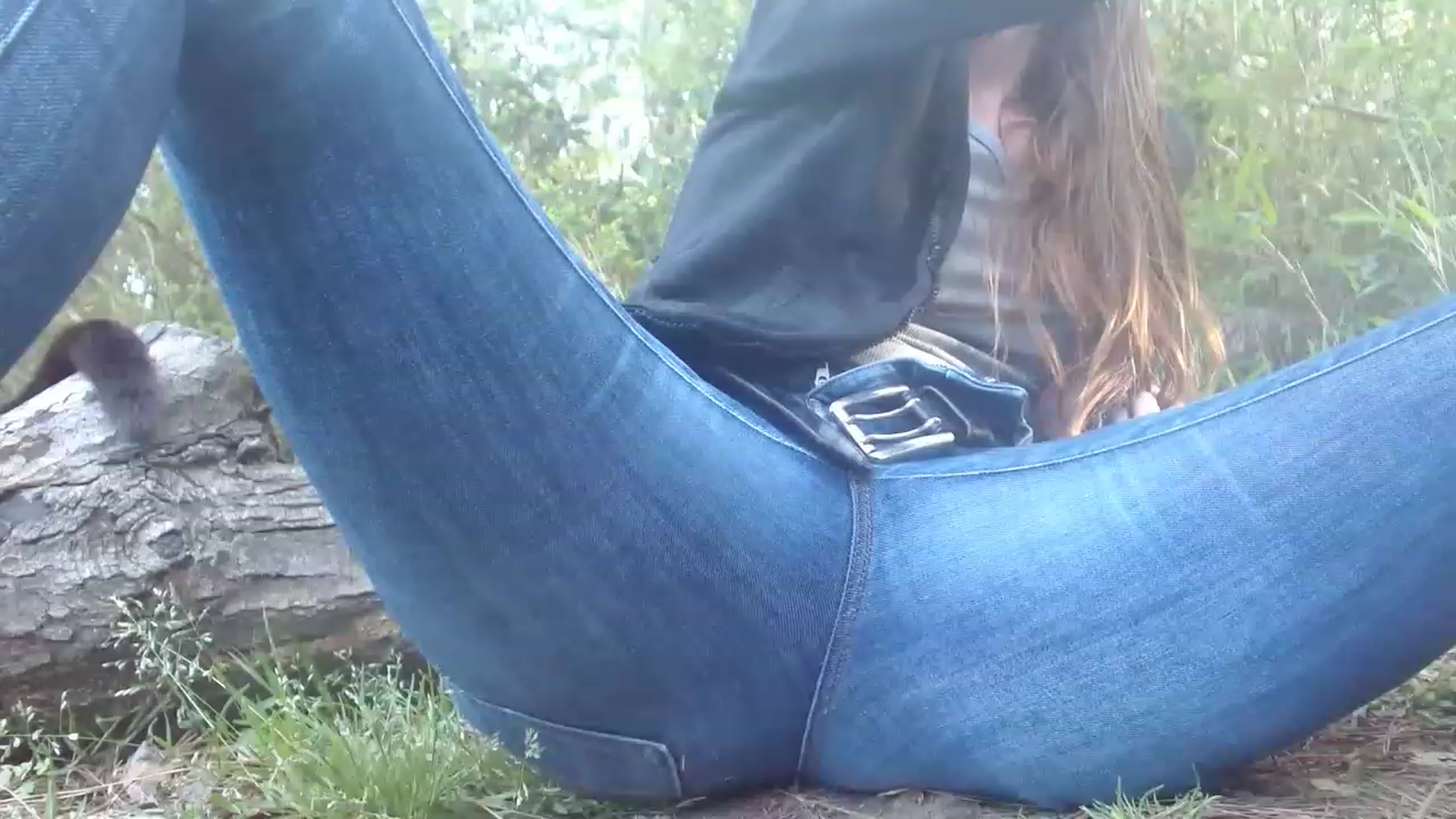 Gallery image thumbnail from GirlOffGrid's myfreecams stream on, 04/13/2023, 22:55 image 11 of 20
