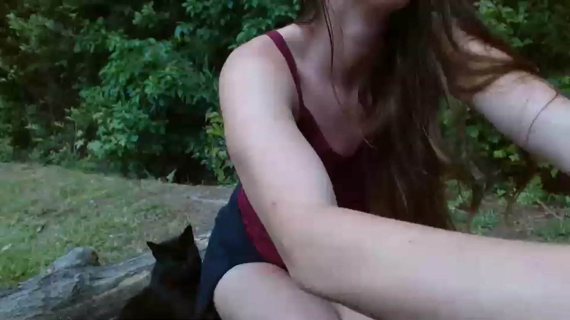 Gallery image thumbnail from GirlOffGrid's myfreecams stream on, 05/25/2023, 21:15 image 13 of 20