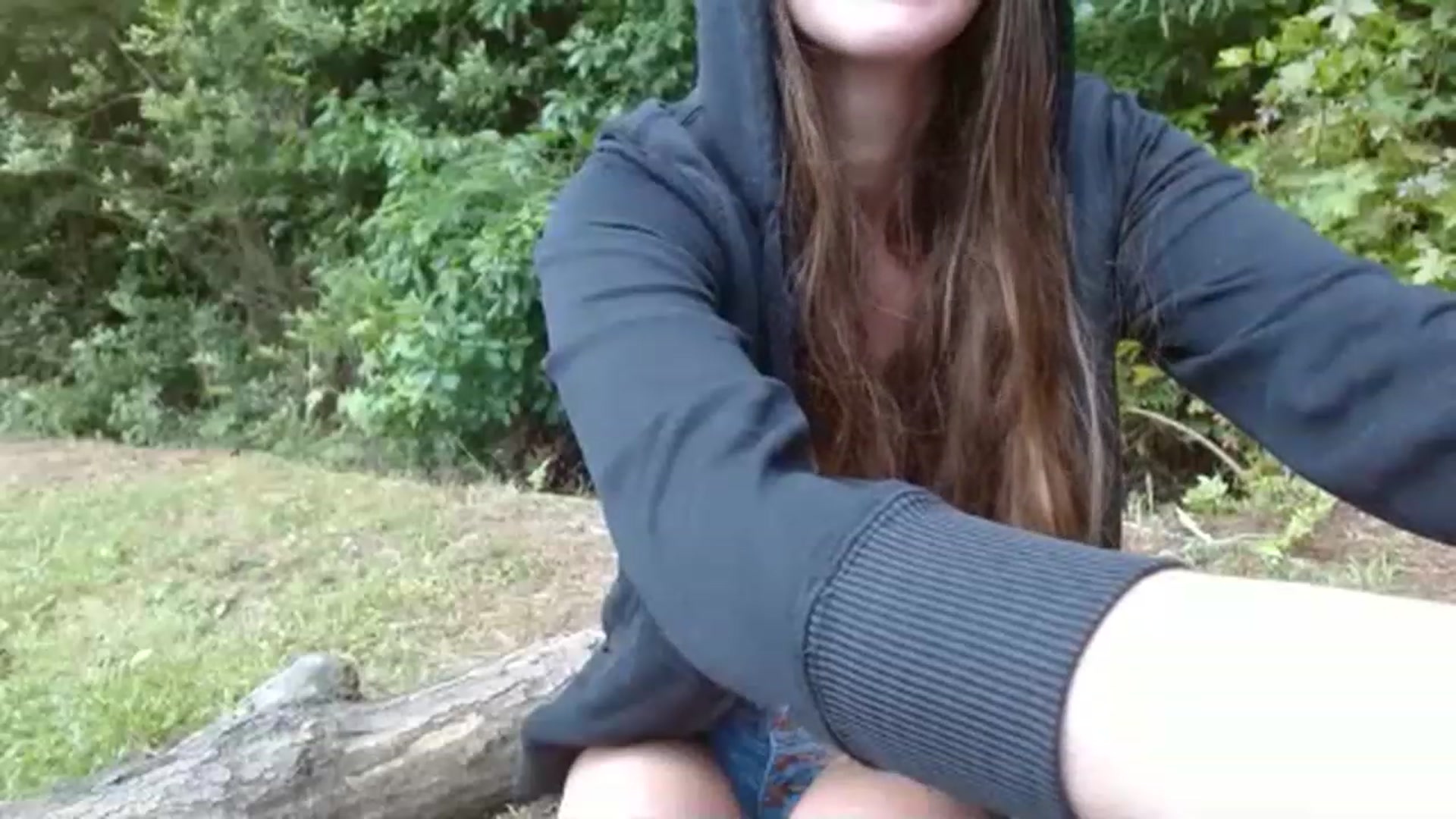 Gallery image thumbnail from GirlOffGrid's myfreecams stream on, 05/25/2023, 23:01 image 13 of 20