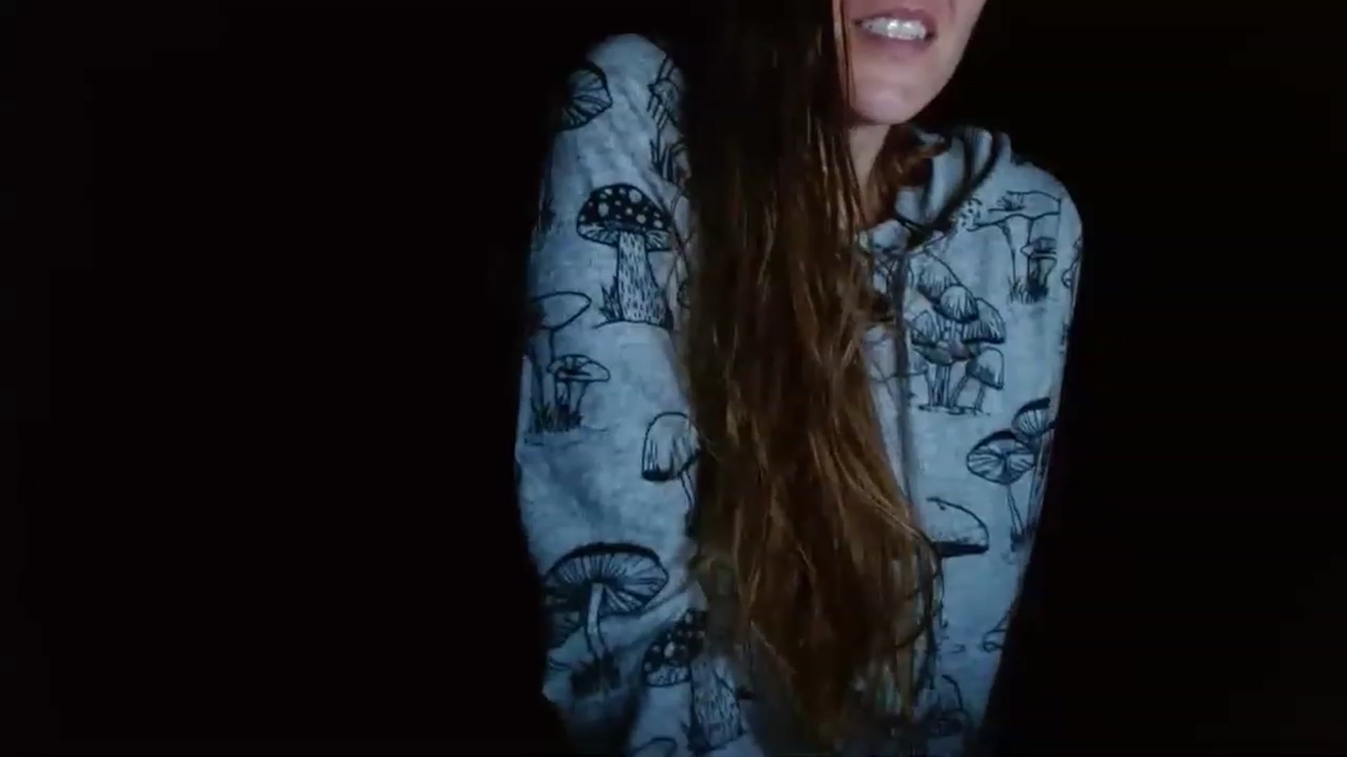 Gallery image thumbnail from GirlOffGrid's myfreecams stream on, 06/27/2023, 03:06 image 19 of 20