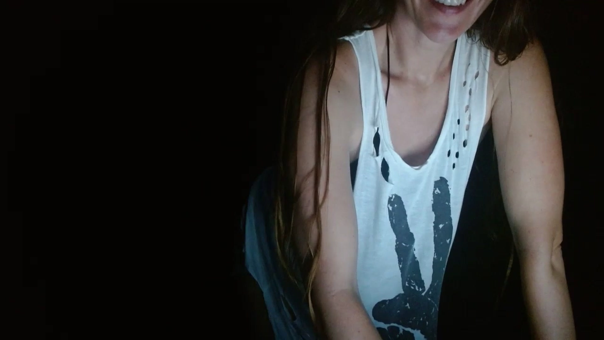 Gallery image thumbnail from GirlOffGrid's myfreecams stream on, 07/16/2023, 01:45 image 13 of 20