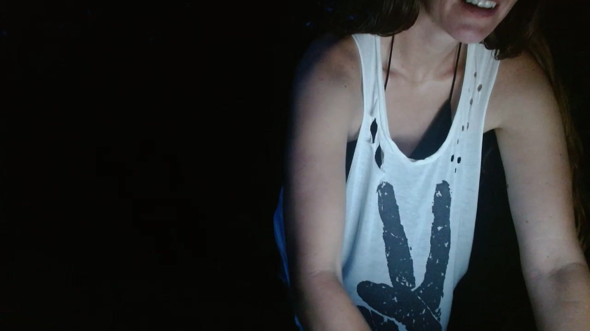 Gallery image thumbnail from GirlOffGrid's myfreecams stream on, 07/16/2023, 01:45 image 11 of 20