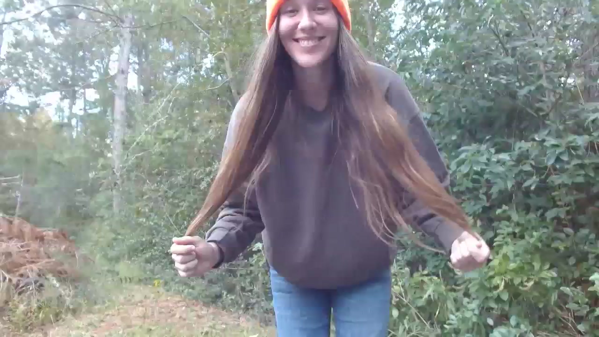 Gallery image thumbnail from GirlOffGrid's myfreecams stream on, 10/16/2023, 21:25 image 10 of 20