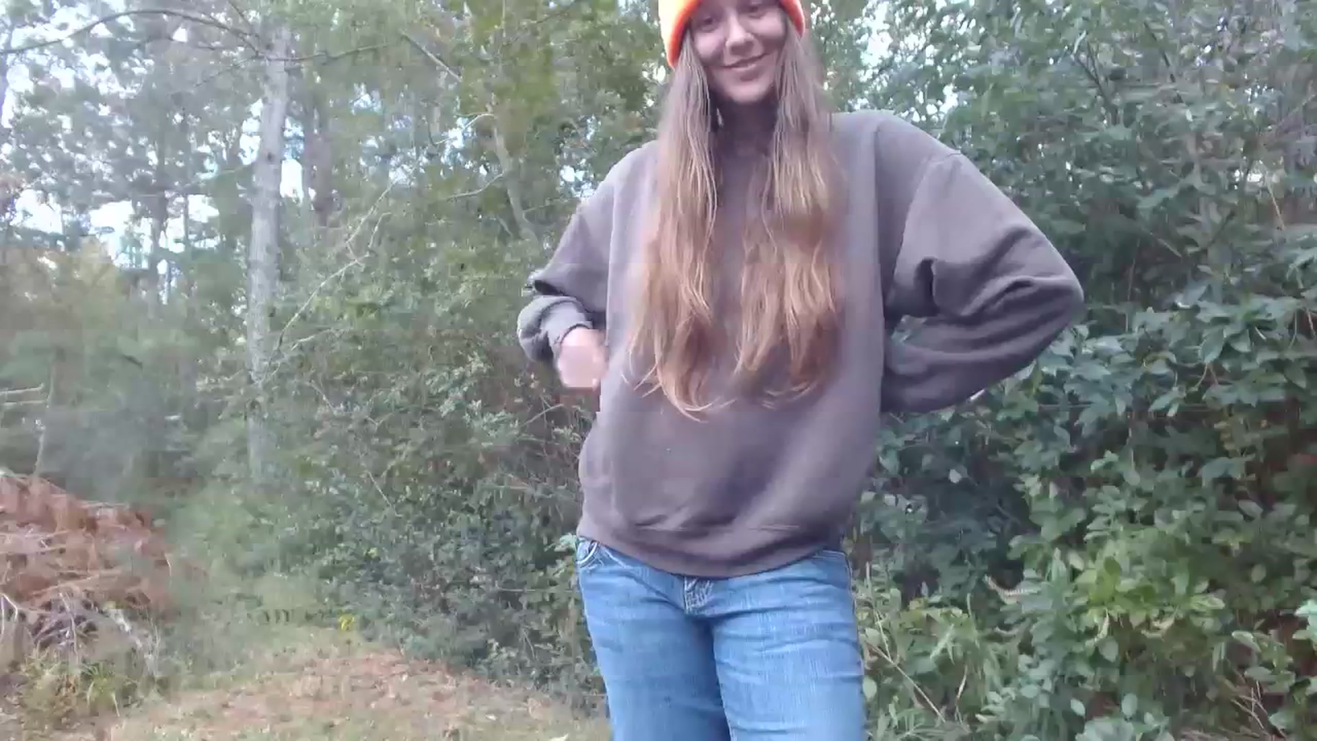Gallery image thumbnail from GirlOffGrid's myfreecams stream on, 10/16/2023, 21:25 image 12 of 20
