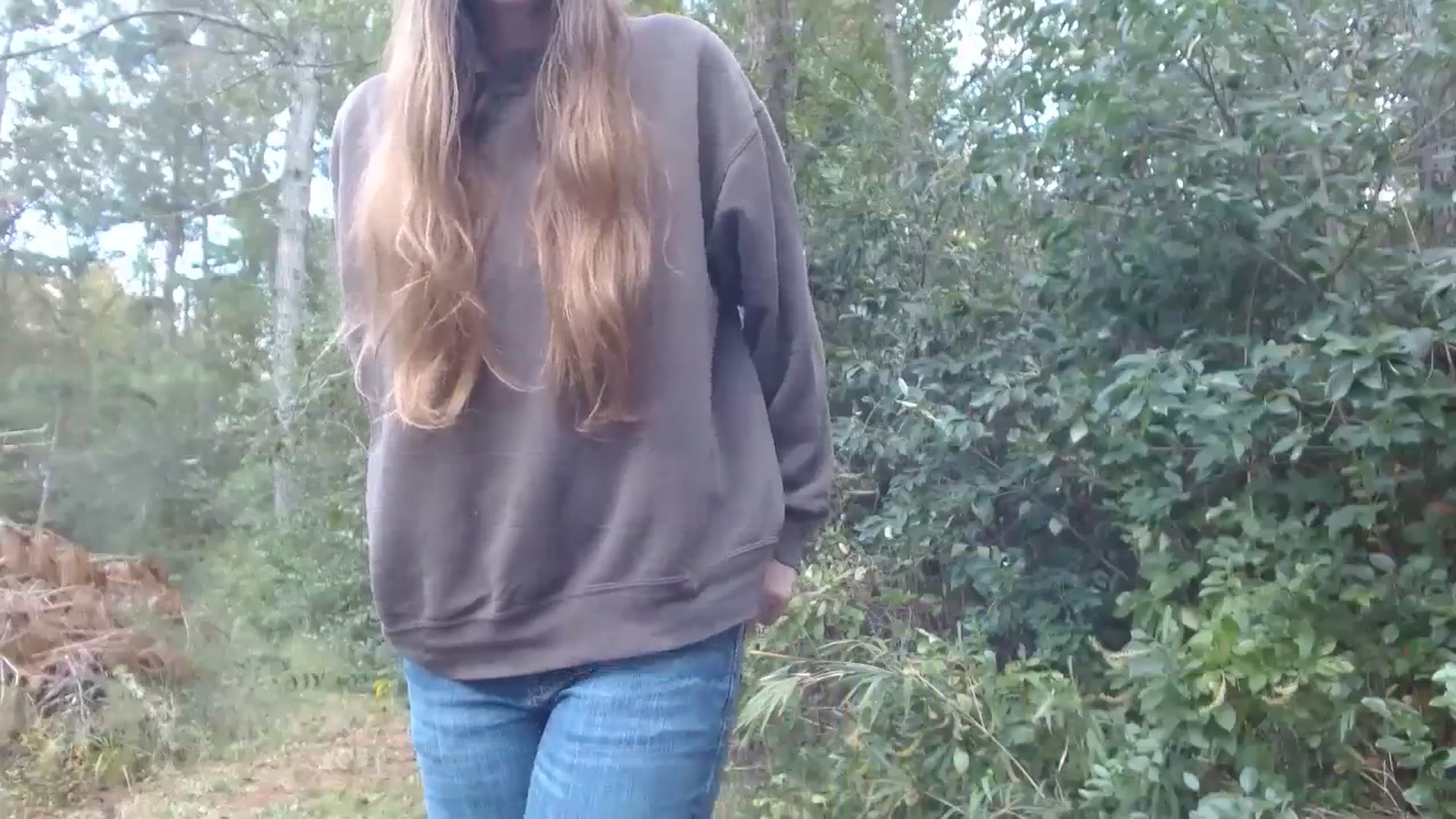 Gallery image thumbnail from GirlOffGrid's myfreecams stream on, 10/16/2023, 21:25 image 5 of 20