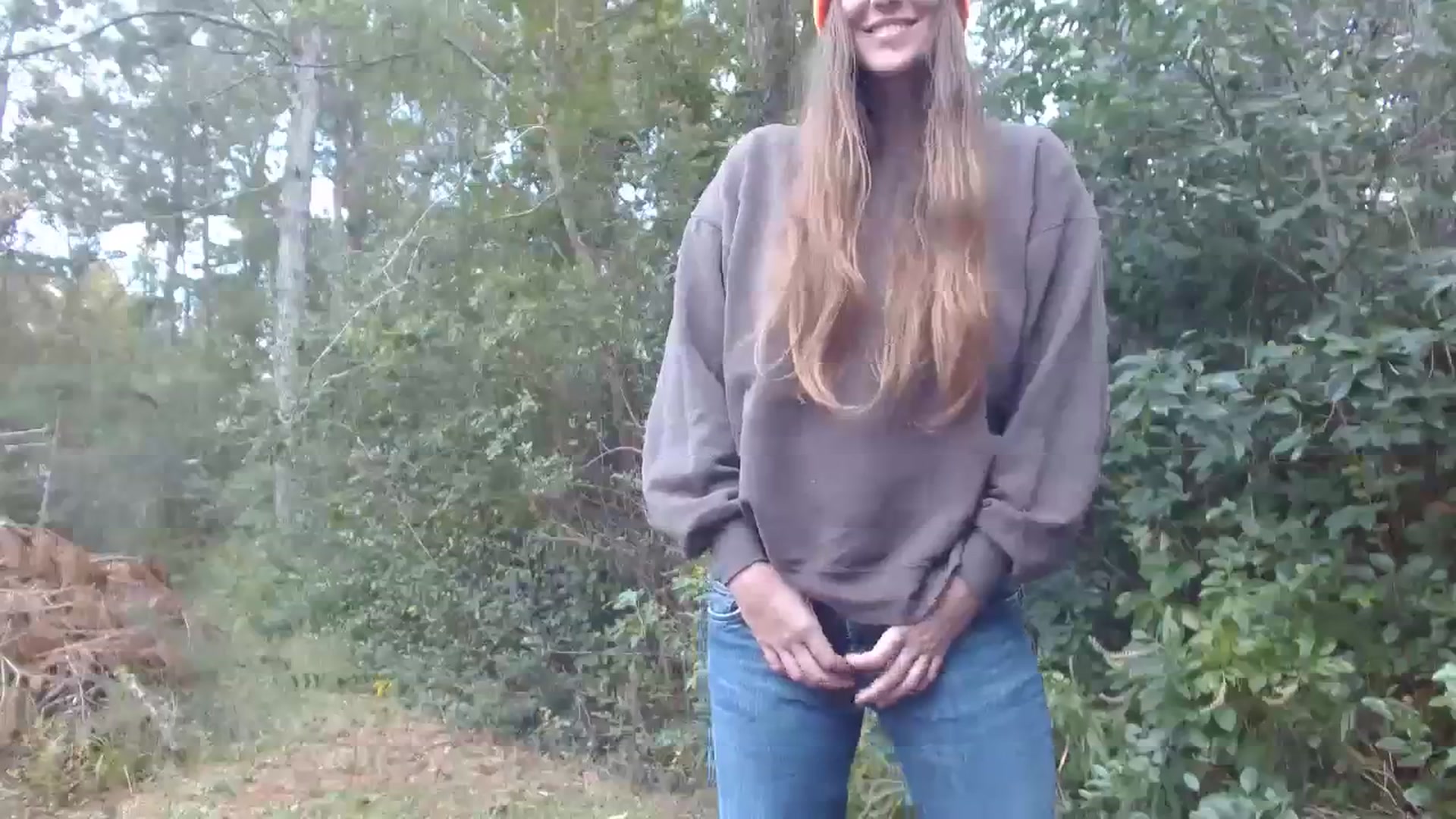 Gallery image thumbnail from GirlOffGrid's myfreecams stream on, 10/16/2023, 21:25 image 11 of 20