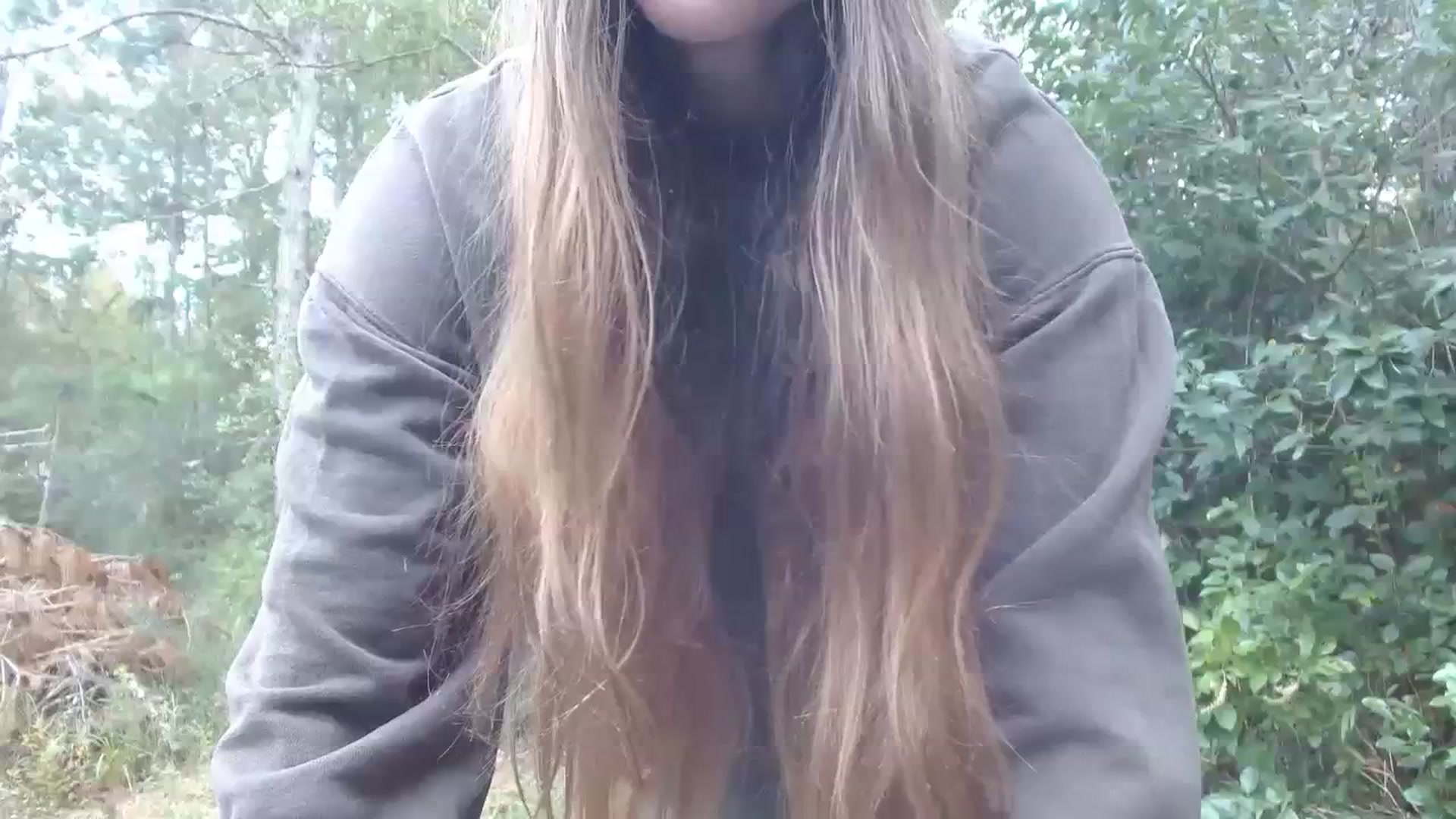 Gallery image thumbnail from GirlOffGrid's myfreecams stream on, 10/16/2023, 21:25 image 14 of 20