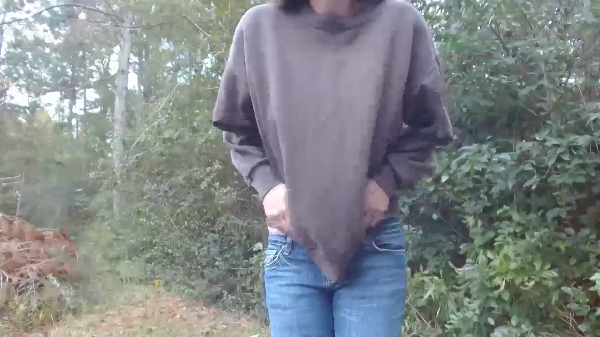 Gallery image thumbnail from GirlOffGrid's myfreecams stream on, 10/16/2023, 21:25 image 15 of 20