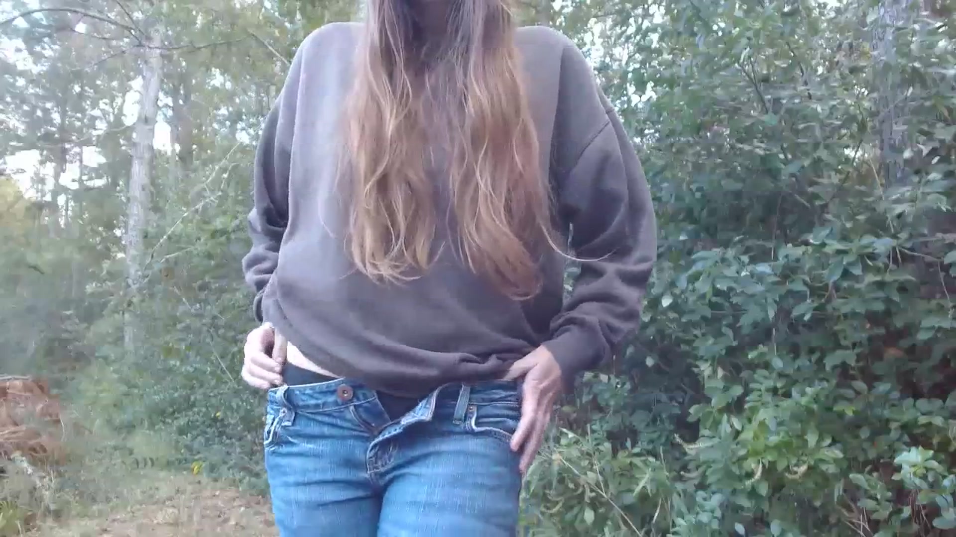 Gallery image thumbnail from GirlOffGrid's myfreecams stream on, 10/16/2023, 21:49 image 6 of 20