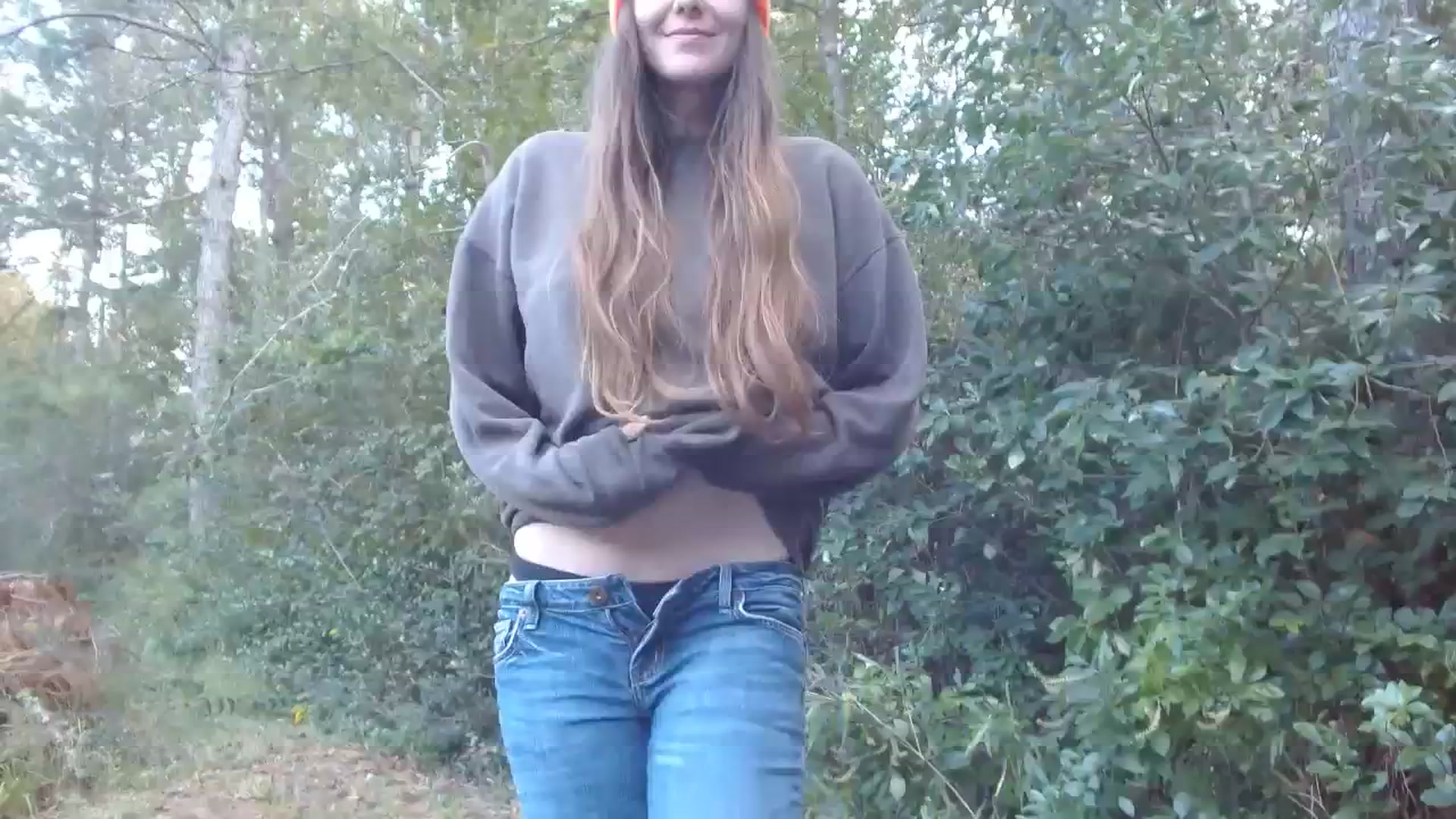 Gallery image thumbnail from GirlOffGrid's myfreecams stream on, 10/16/2023, 21:49 image 11 of 20