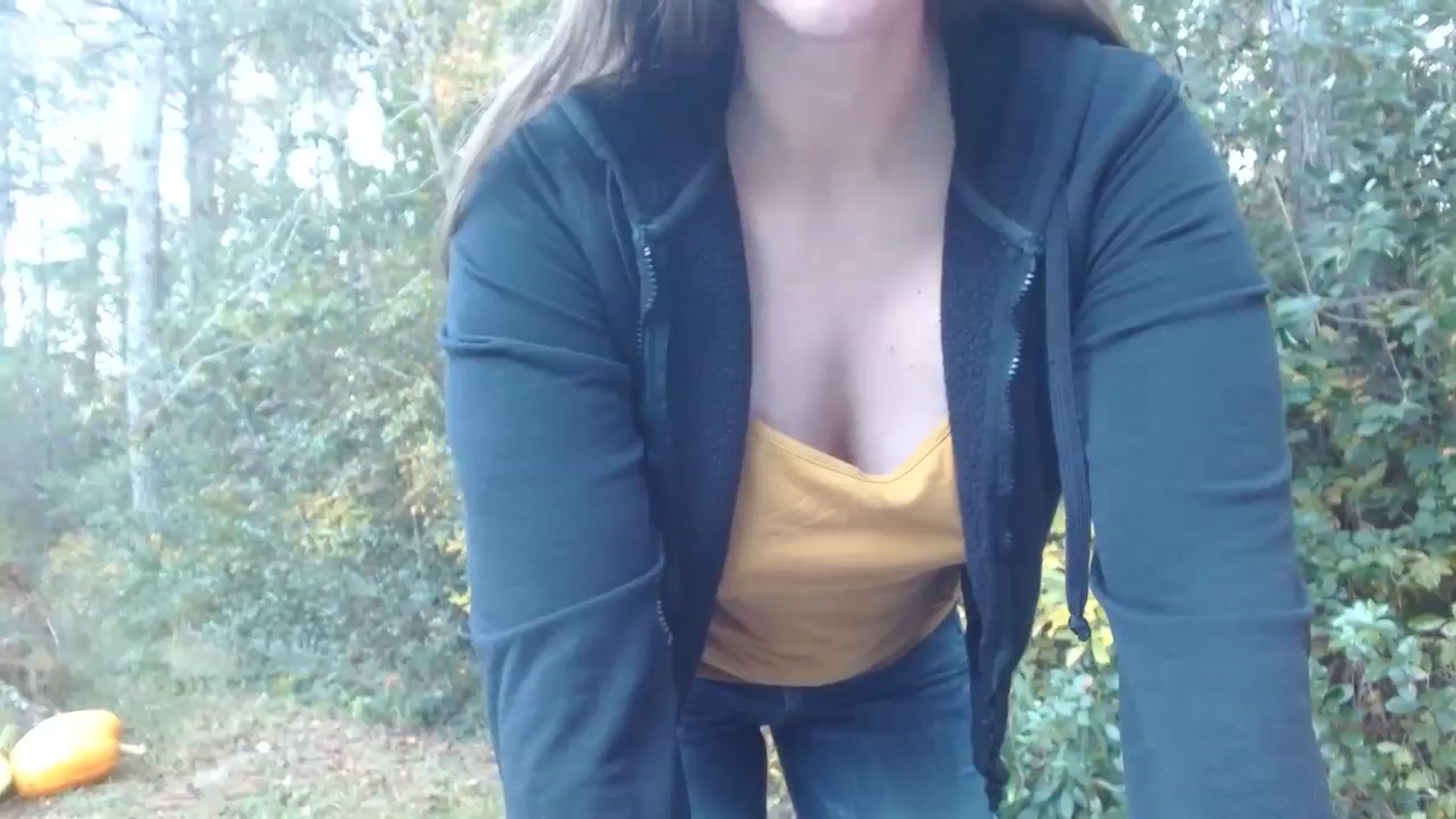 Gallery image thumbnail from GirlOffGrid's myfreecams stream on, 11/08/2023, 22:03 image 8 of 20