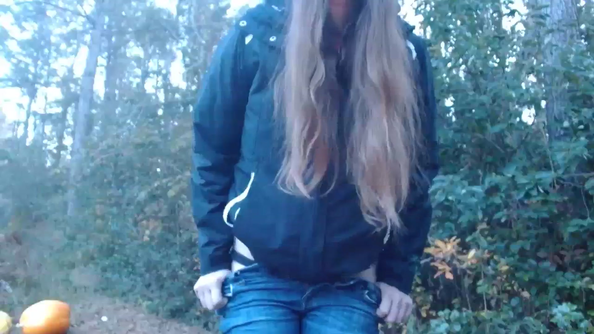 Gallery image thumbnail from GirlOffGrid's myfreecams stream on, 11/14/2023, 22:17 image 16 of 20