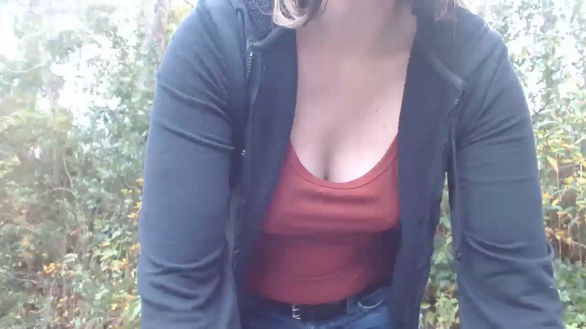 Gallery image thumbnail from GirlOffGrid's myfreecams stream on, 11/16/2023, 21:33 image 11 of 20