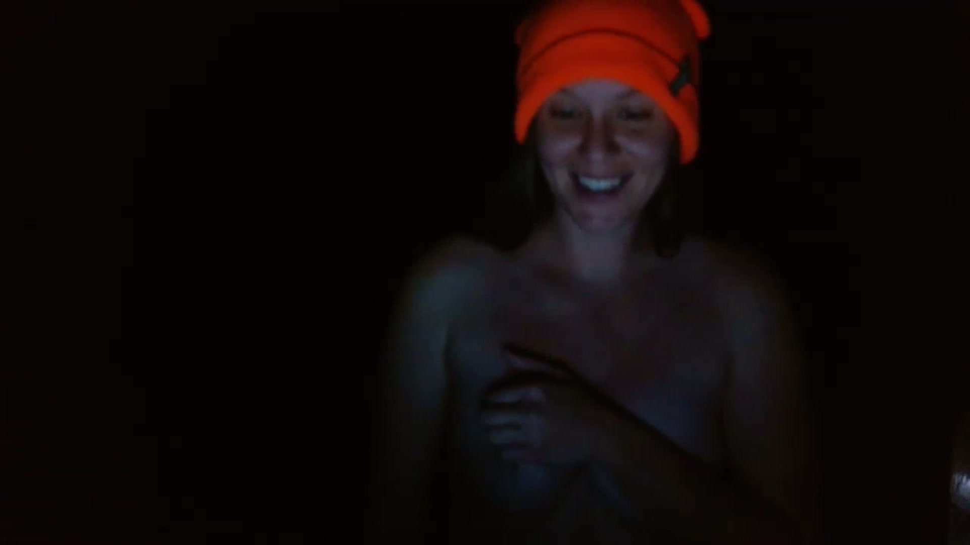 Gallery image thumbnail from GirlOffGrid's myfreecams stream on, 11/16/2023, 23:44 image 16 of 20