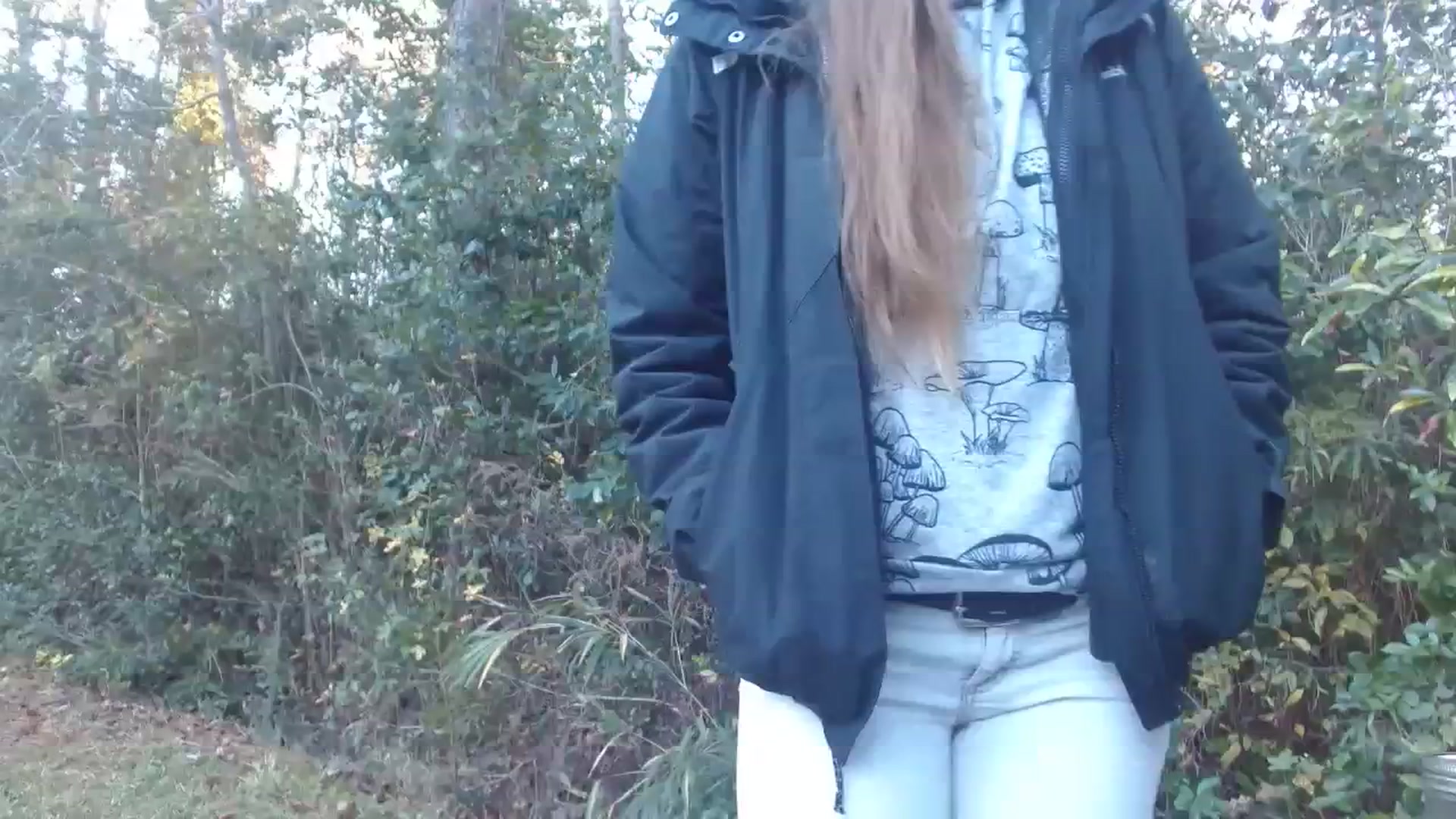 Gallery image thumbnail from GirlOffGrid's myfreecams stream on, 11/19/2023, 21:34 image 15 of 20
