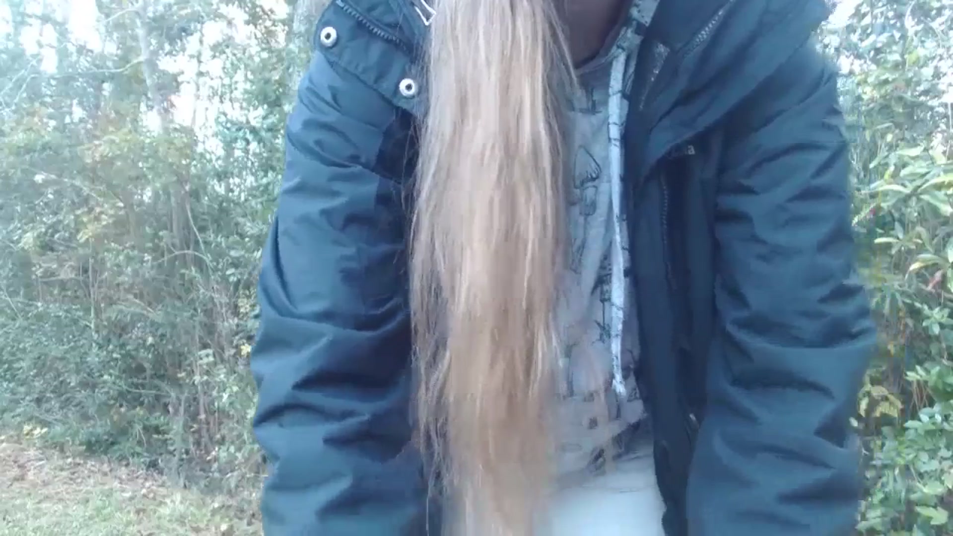 Gallery image thumbnail from GirlOffGrid's myfreecams stream on, 11/19/2023, 21:54 image 15 of 20