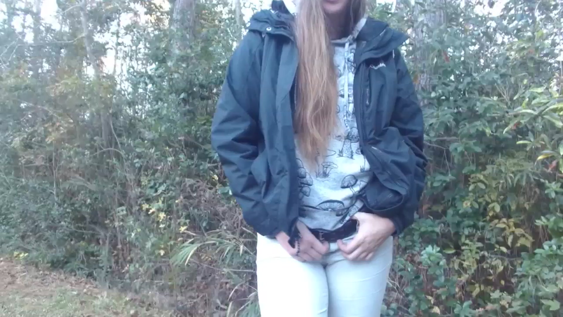 Gallery image thumbnail from GirlOffGrid's myfreecams stream on, 11/19/2023, 21:54 image 9 of 20