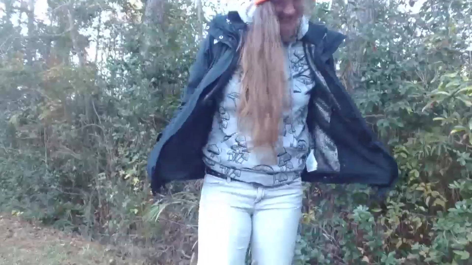 Gallery image thumbnail from GirlOffGrid's myfreecams stream on, 11/19/2023, 21:54 image 14 of 20