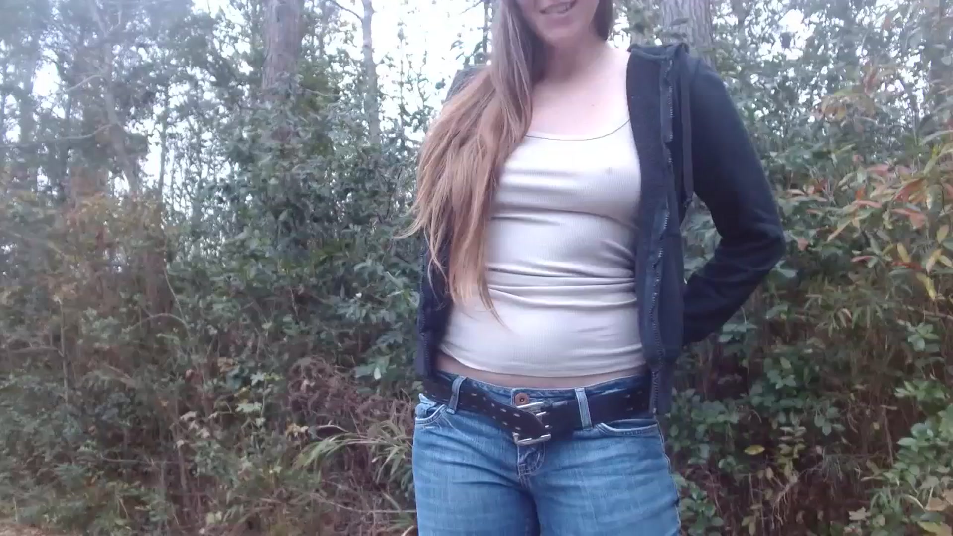 Gallery image thumbnail from GirlOffGrid's myfreecams stream on, 12/01/2023, 21:43 image 12 of 20
