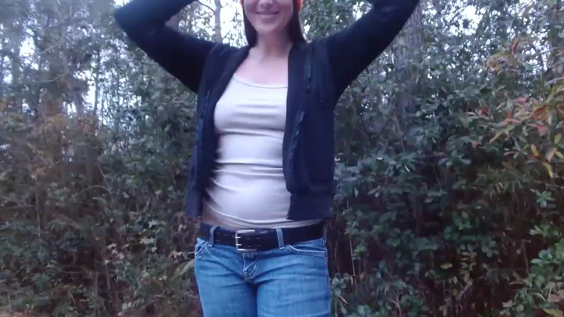 Gallery image thumbnail from GirlOffGrid's myfreecams stream on, 12/01/2023, 22:03 image 8 of 20