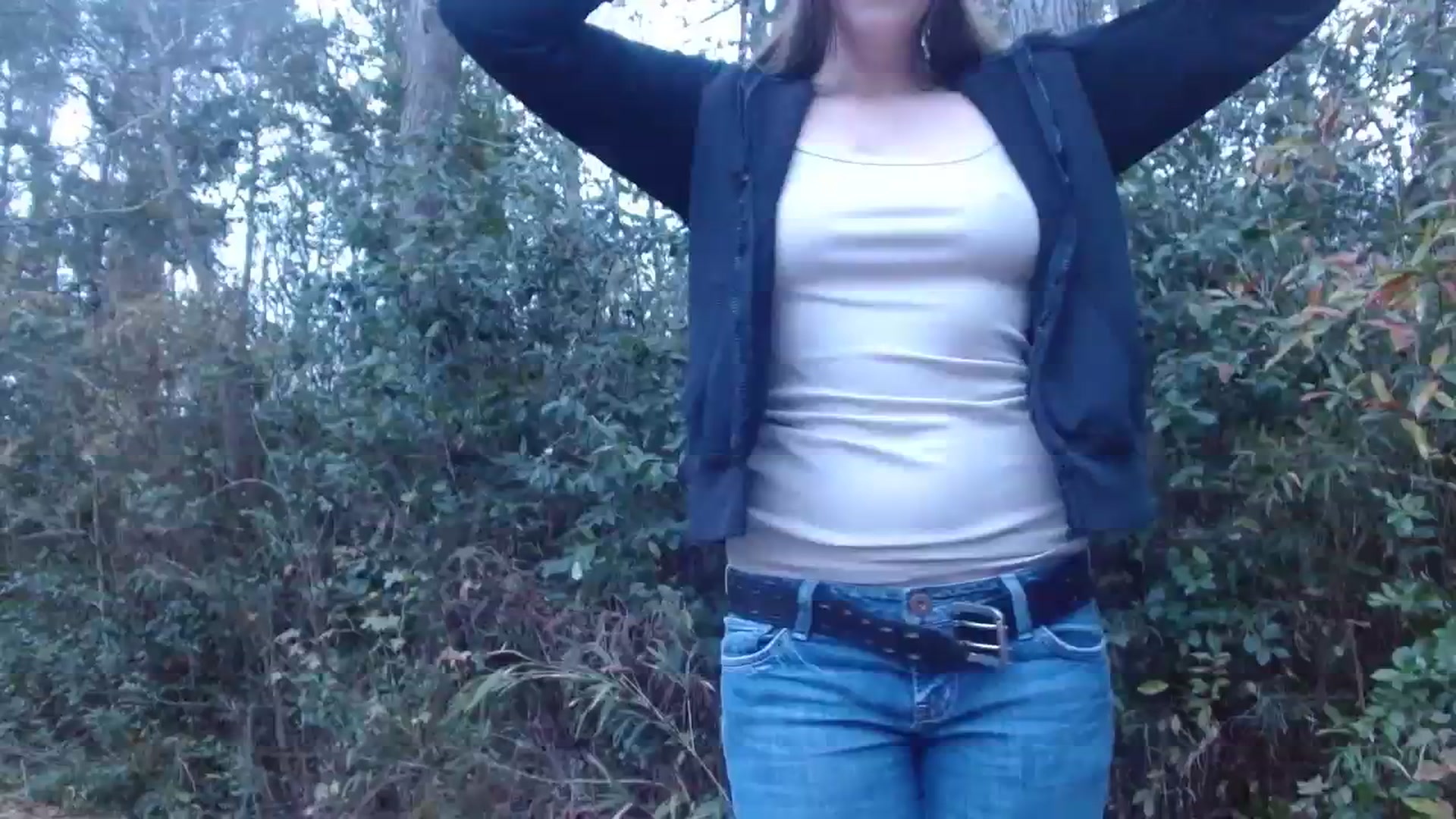 Gallery image thumbnail from GirlOffGrid's myfreecams stream on, 12/01/2023, 22:03 image 16 of 20