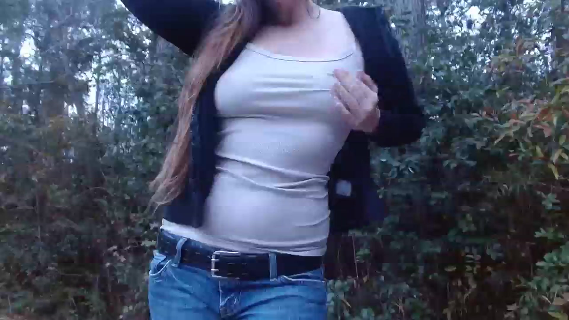 Gallery image thumbnail from GirlOffGrid's myfreecams stream on, 12/01/2023, 22:03 image 13 of 20
