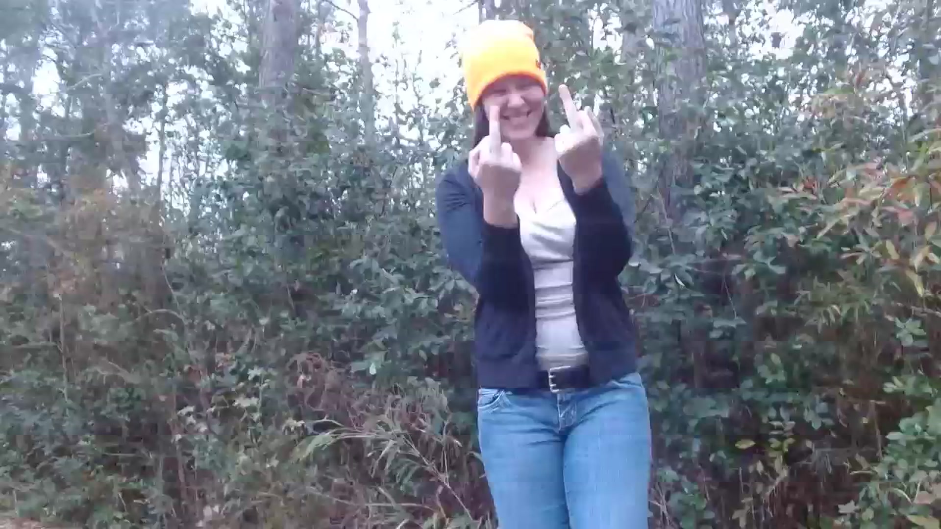 Gallery image thumbnail from GirlOffGrid's myfreecams stream on, 12/01/2023, 22:03 image 4 of 20