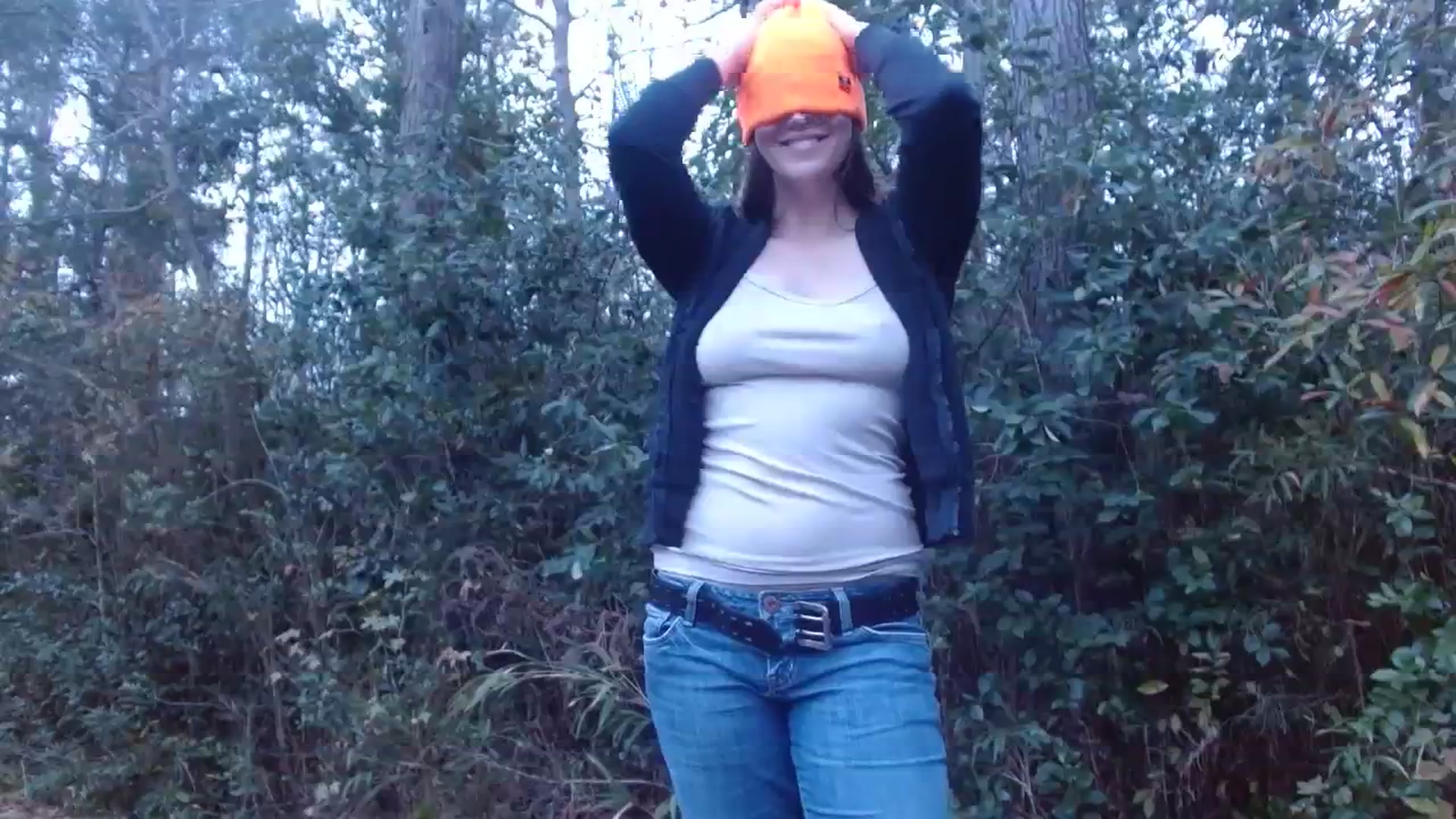 Gallery image thumbnail from GirlOffGrid's myfreecams stream on, 12/01/2023, 22:03 image 15 of 20