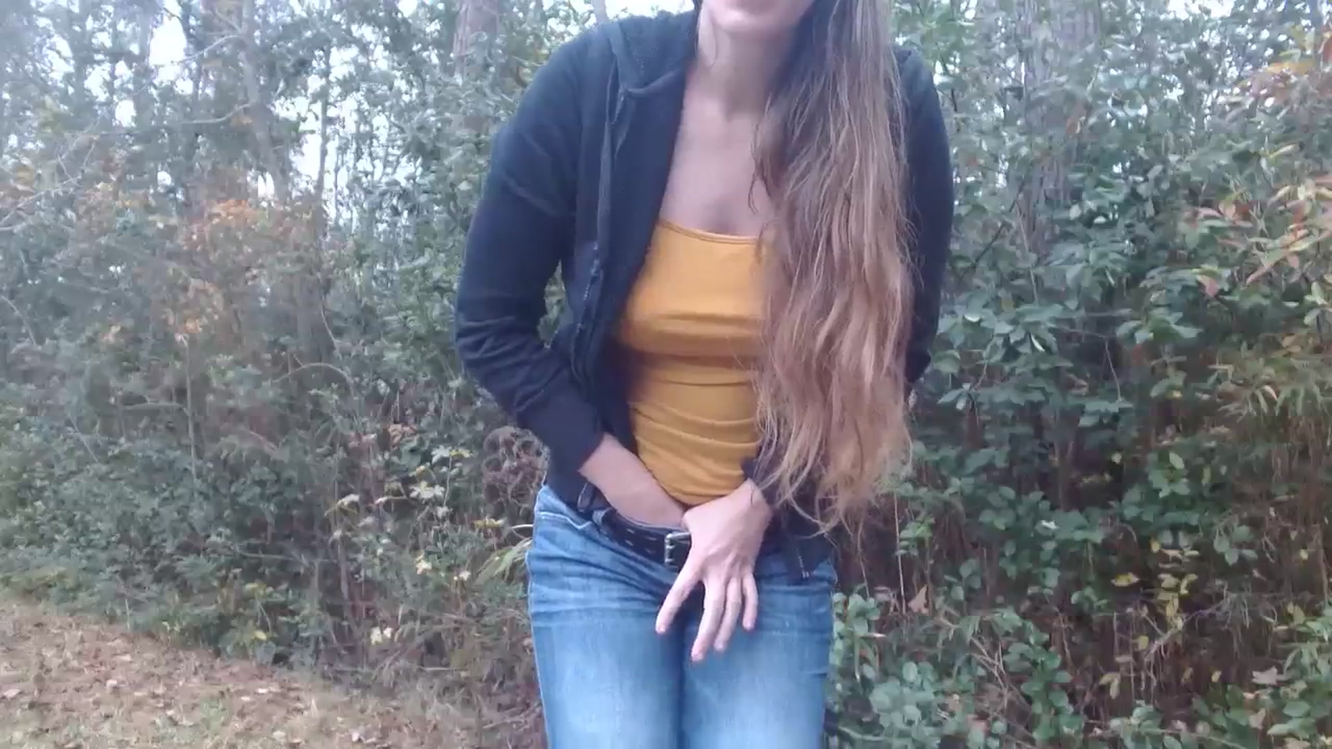 Gallery image thumbnail from GirlOffGrid's myfreecams stream on, 12/03/2023, 21:37 image 18 of 20