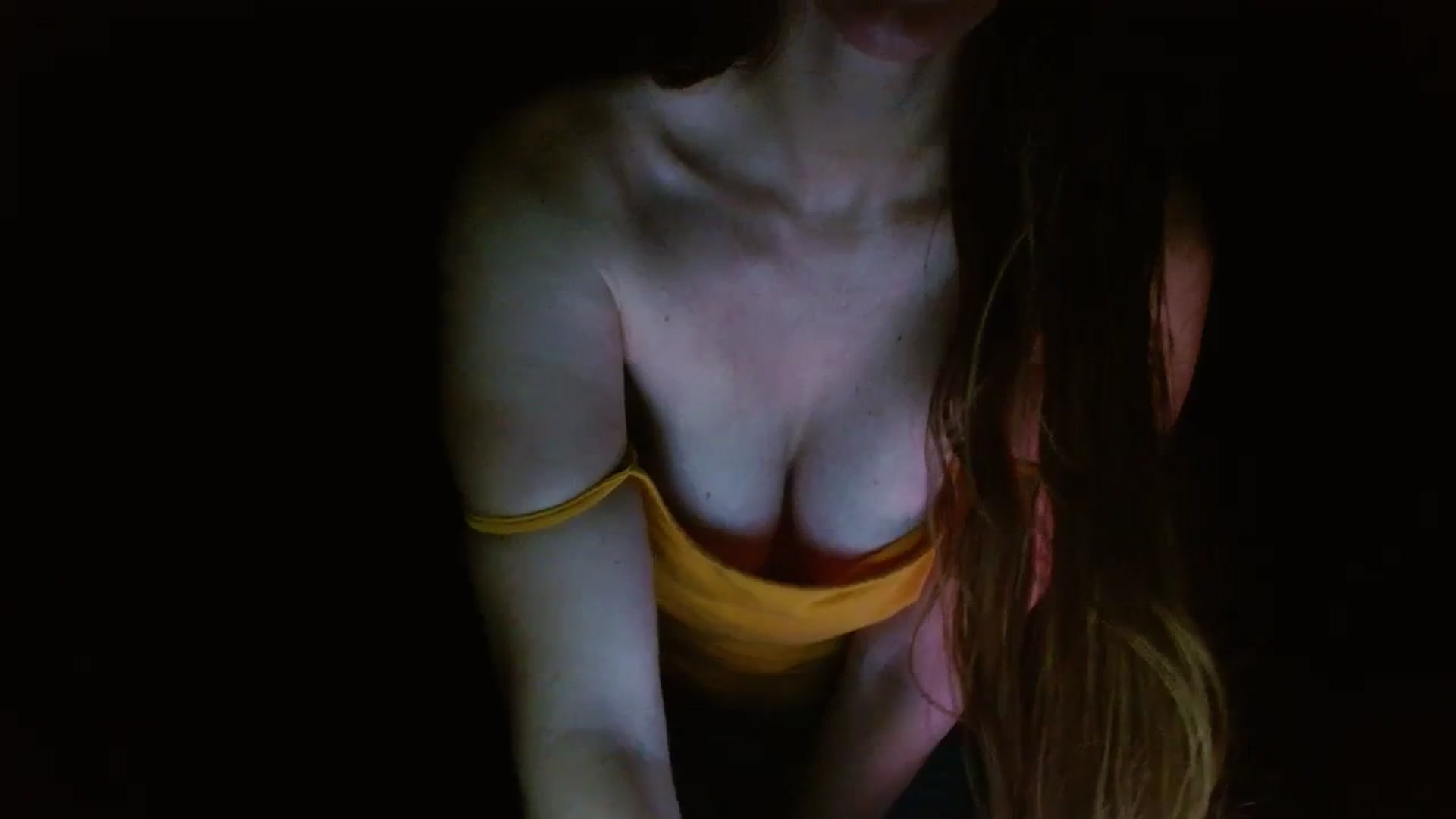 Gallery image thumbnail from GirlOffGrid's myfreecams stream on, 12/03/2023, 23:52 image 2 of 20