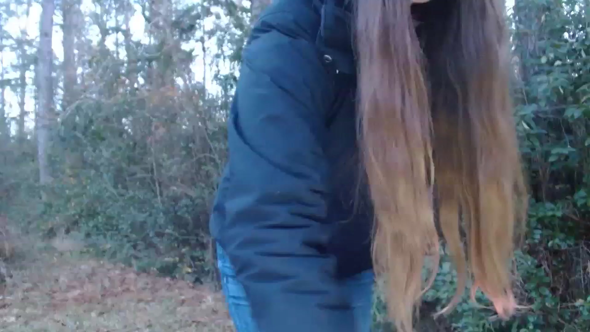 Gallery image thumbnail from GirlOffGrid's myfreecams stream on, 12/07/2023, 23:17 image 6 of 20