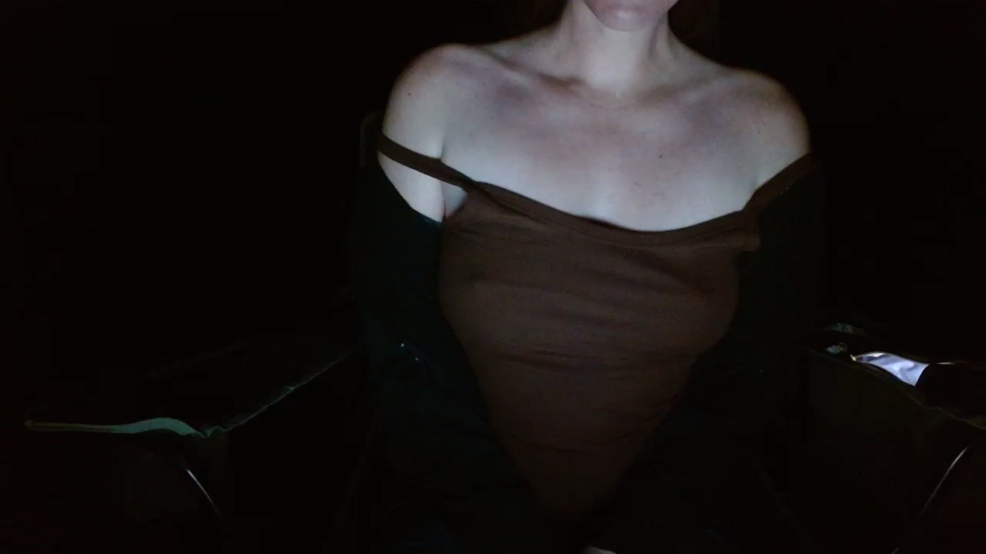Gallery image thumbnail from GirlOffGrid's myfreecams stream on, 12/10/2023, 24:33 image 17 of 20