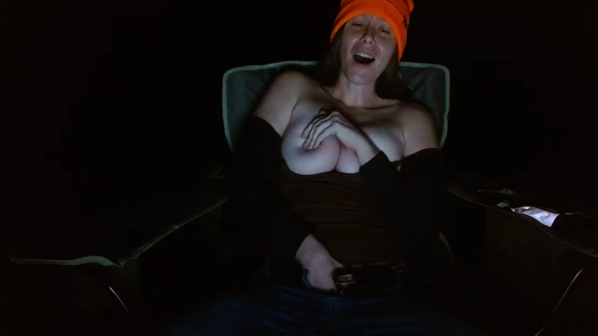 Gallery image thumbnail from GirlOffGrid's myfreecams stream on, 12/10/2023, 24:33 image 18 of 20