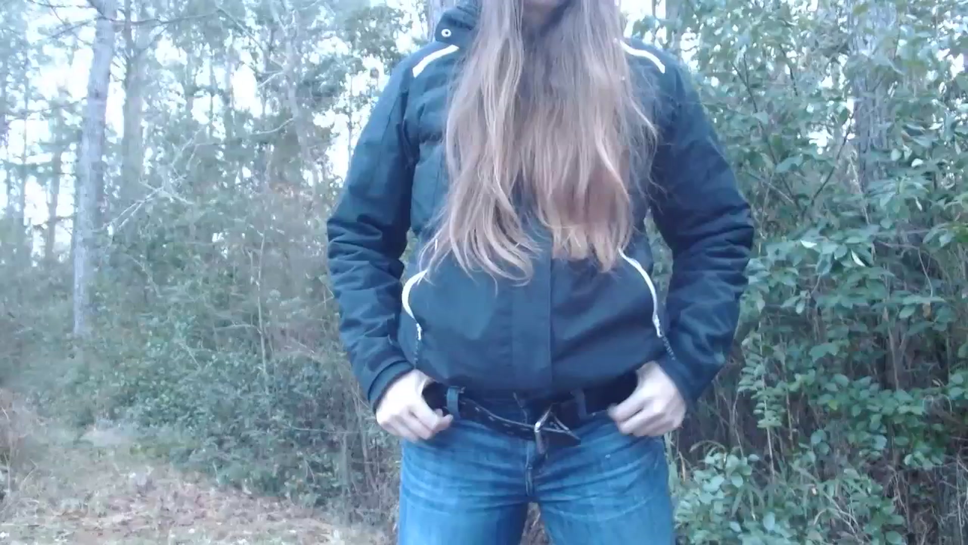Gallery image thumbnail from GirlOffGrid's myfreecams stream on, 12/16/2023, 22:20 image 3 of 20