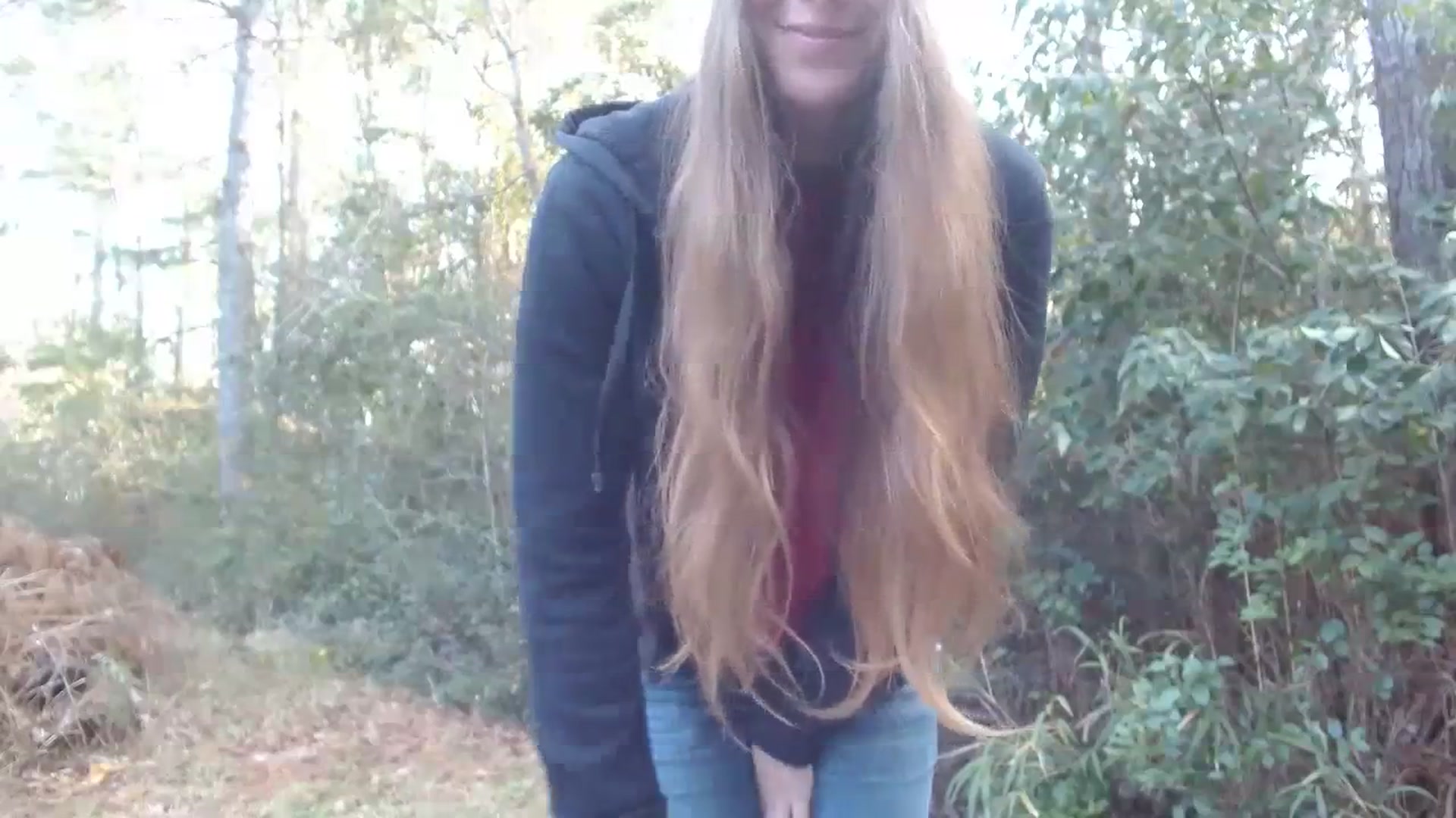 Gallery image thumbnail from GirlOffGrid's myfreecams stream on, 12/22/2023, 21:06 image 16 of 20