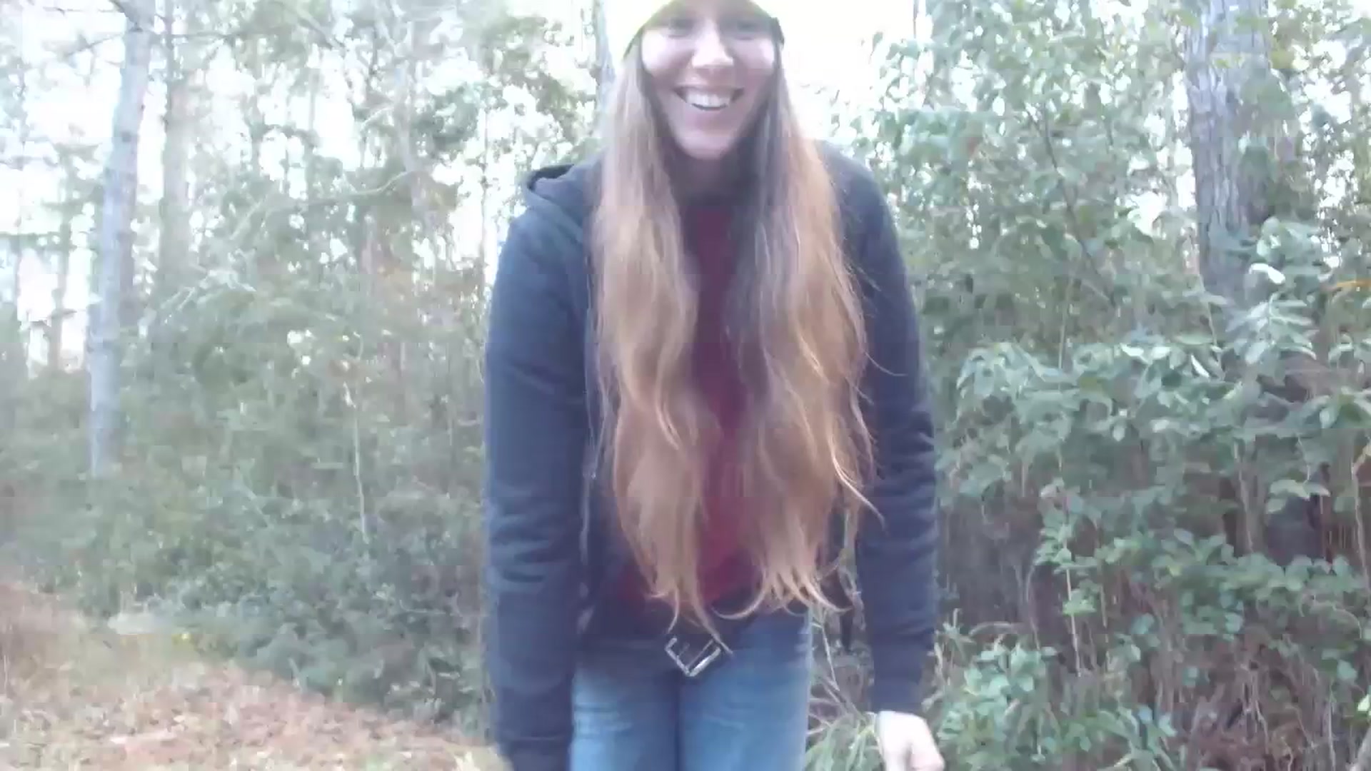 Gallery image thumbnail from GirlOffGrid's myfreecams stream on, 12/22/2023, 21:38 image 3 of 20