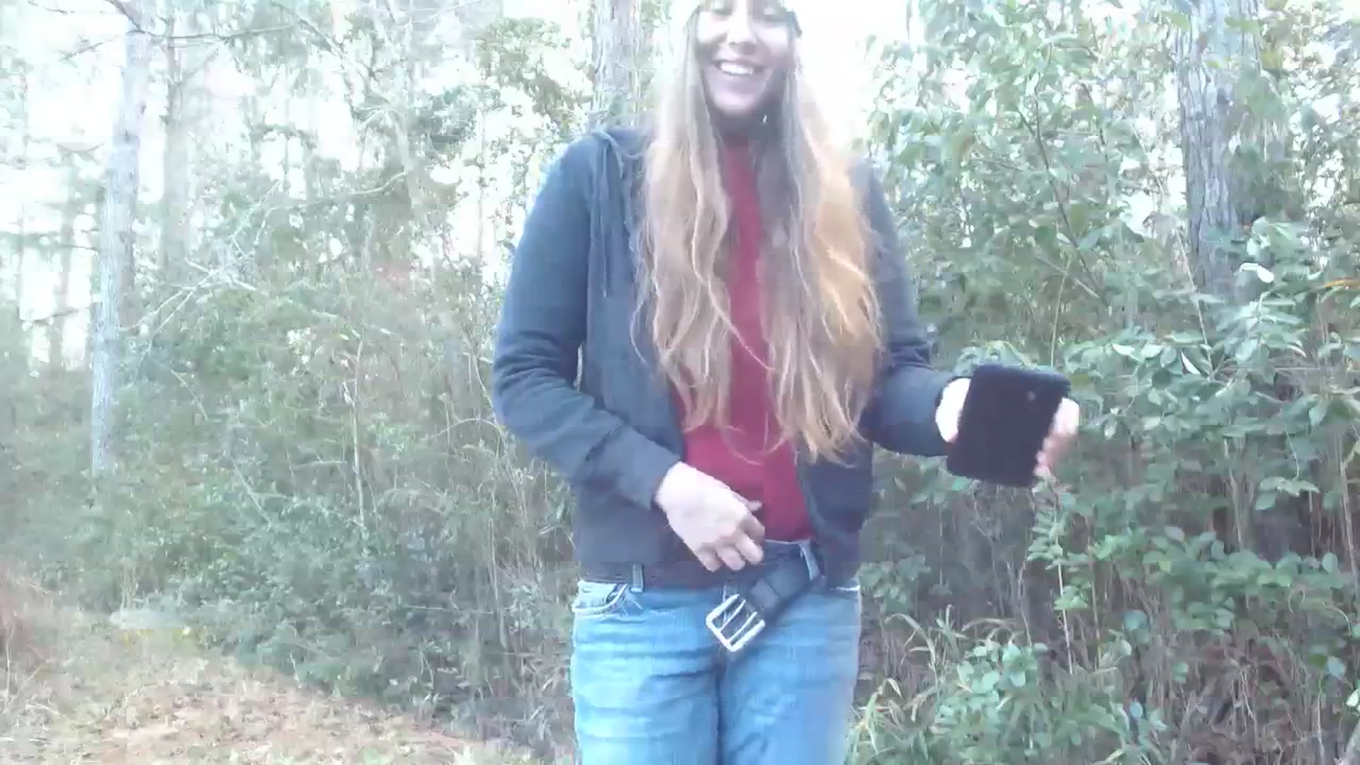 Gallery image thumbnail from GirlOffGrid's myfreecams stream on, 12/22/2023, 21:38 image 14 of 20