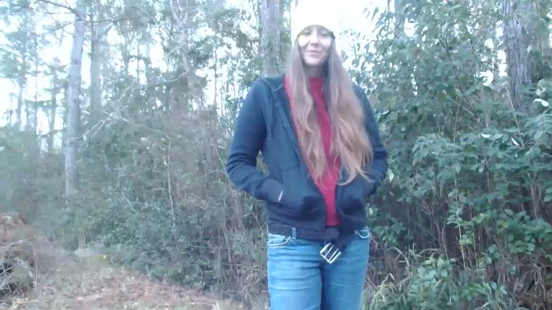 Gallery image thumbnail from GirlOffGrid's myfreecams stream on, 12/22/2023, 23:23 image 7 of 20