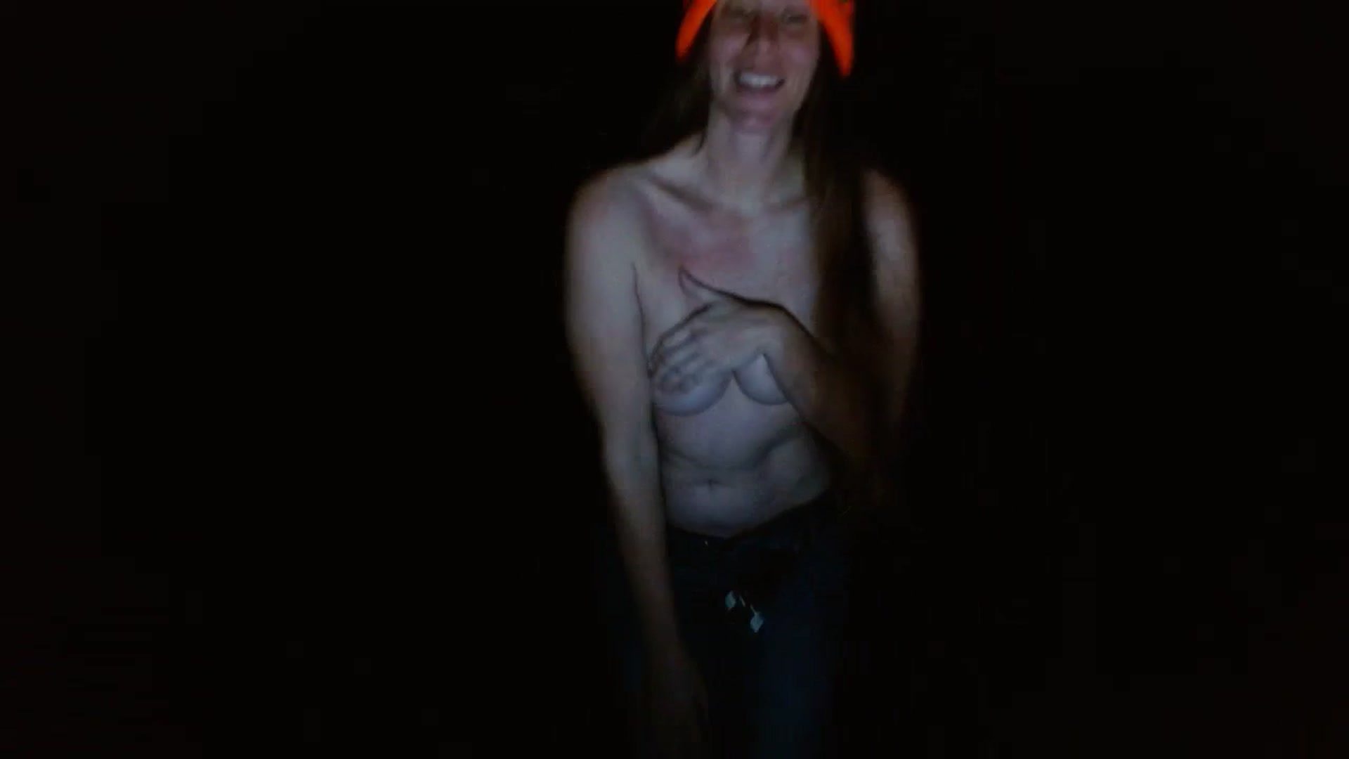 Gallery image thumbnail from GirlOffGrid's myfreecams stream on, 12/28/2023, 23:56 image 17 of 20