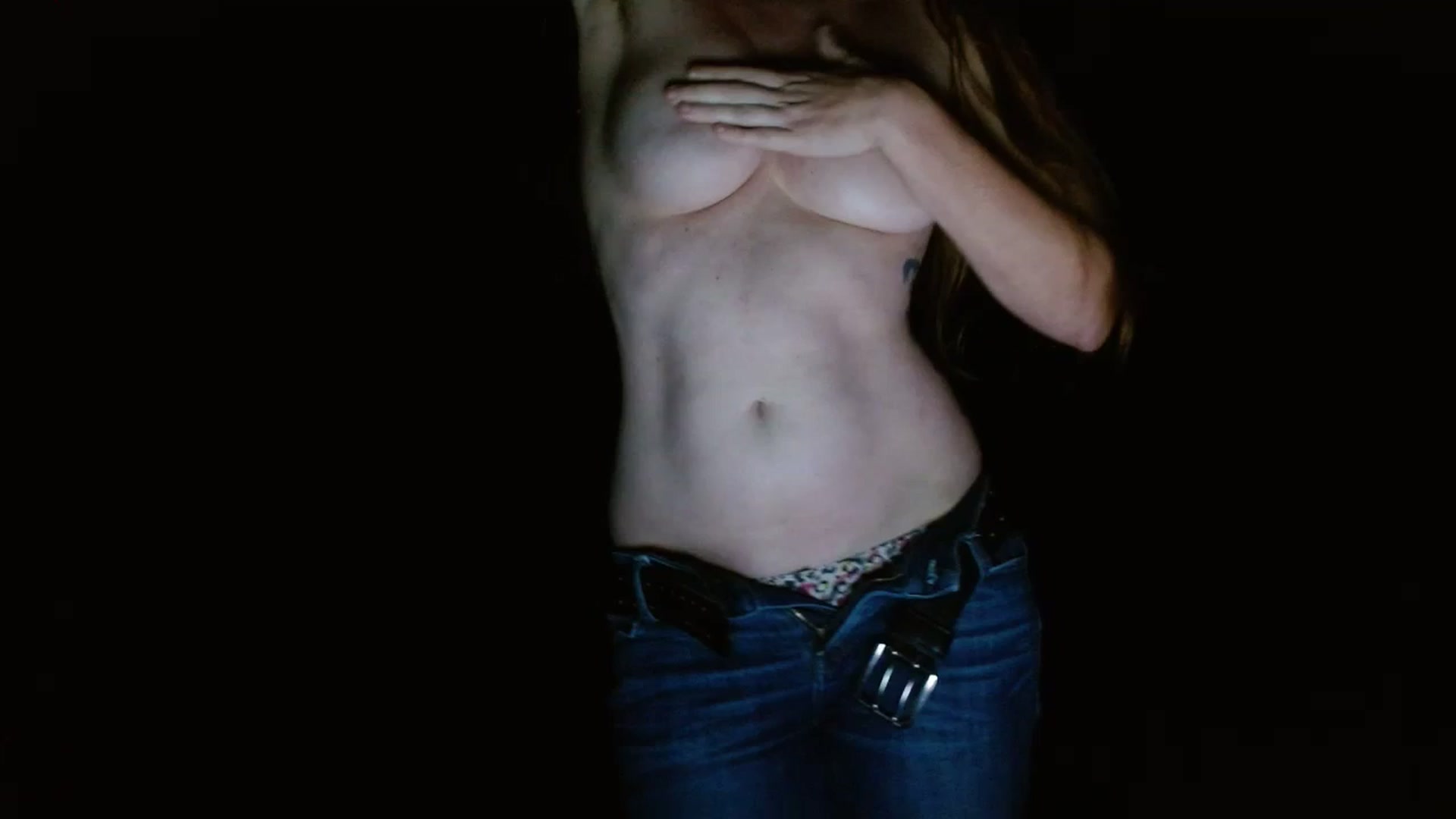 Gallery image thumbnail from GirlOffGrid's myfreecams stream on, 12/28/2023, 23:56 image 10 of 20